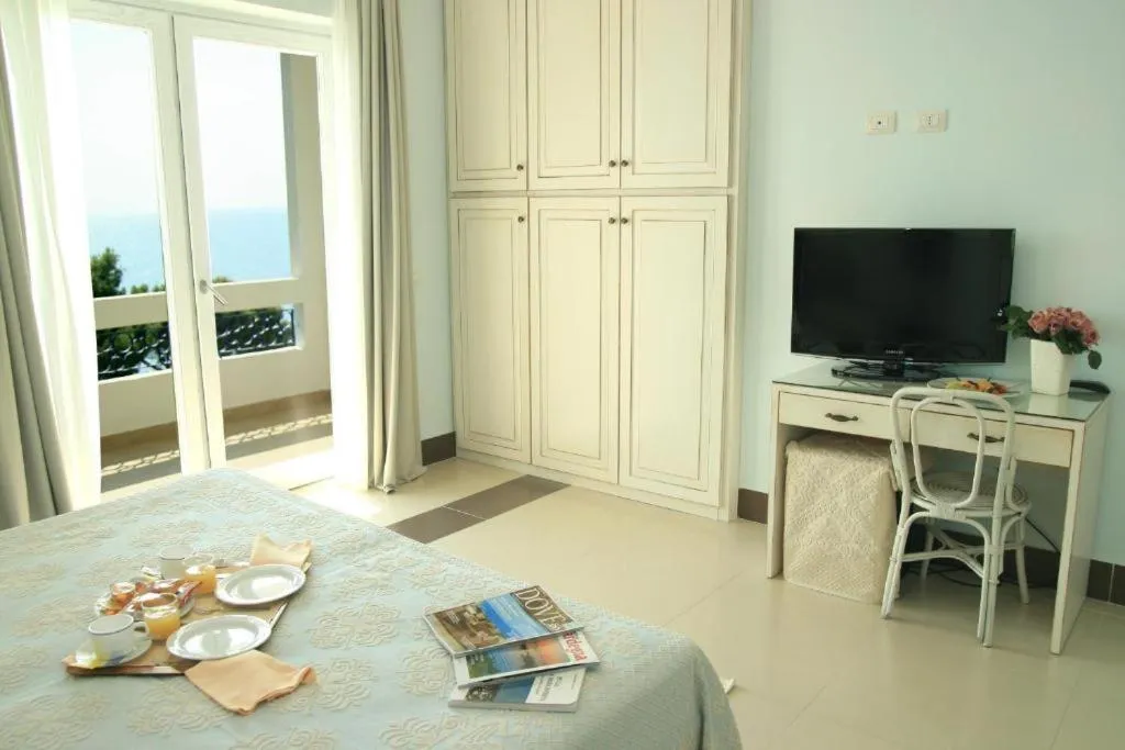 Superior Double or Twin Room with Sea View in Abamar Hotel