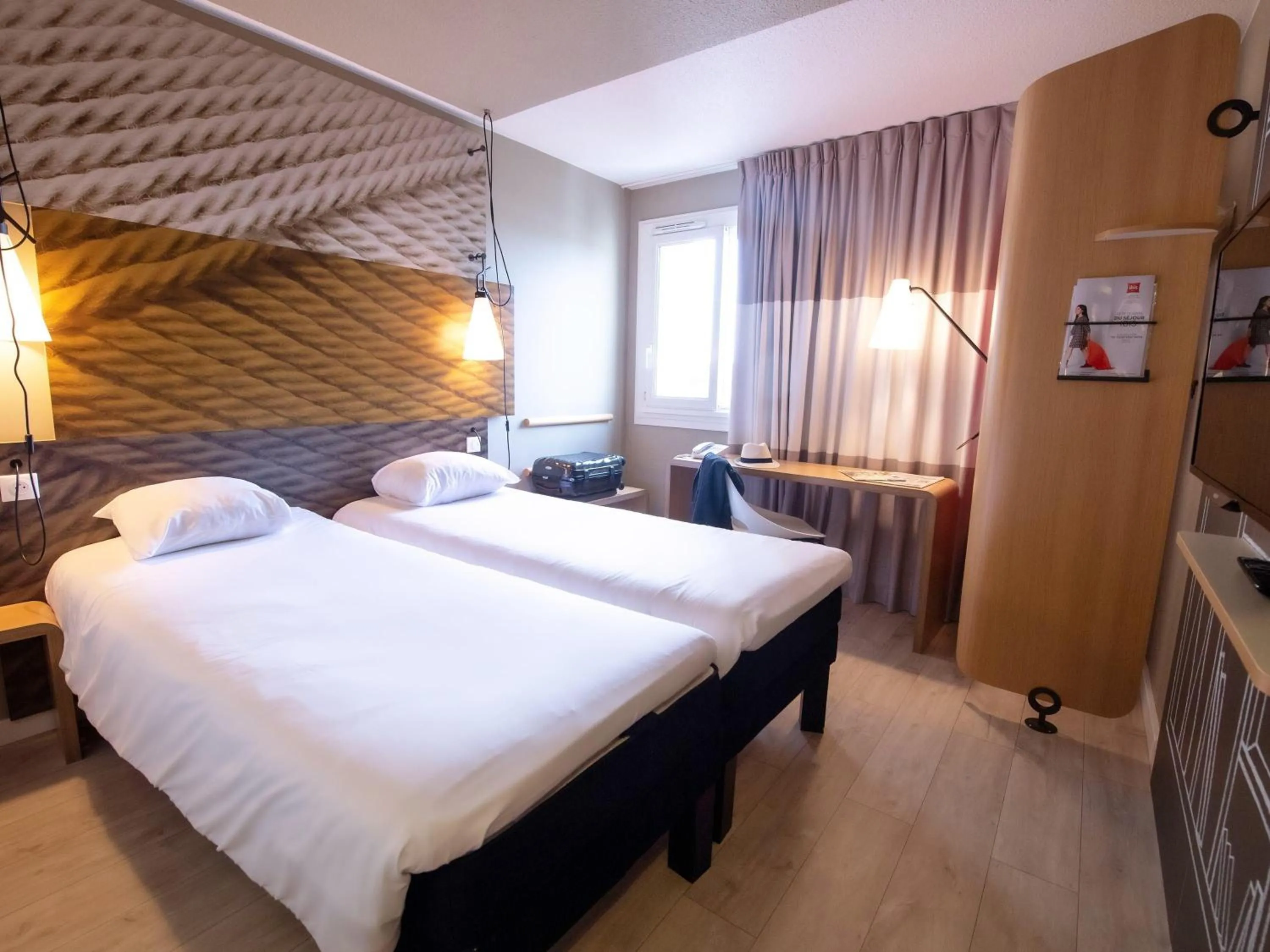 Standard Twin Room in ibis Beaune La Ferme Aux Vins