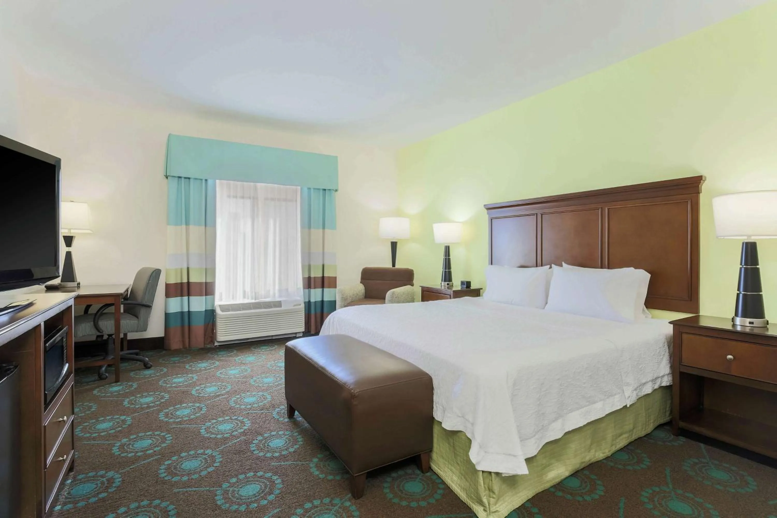 King Room with King Bed - Non-Smoking in Hampton Inn & Suites Wheeling - The Highlands