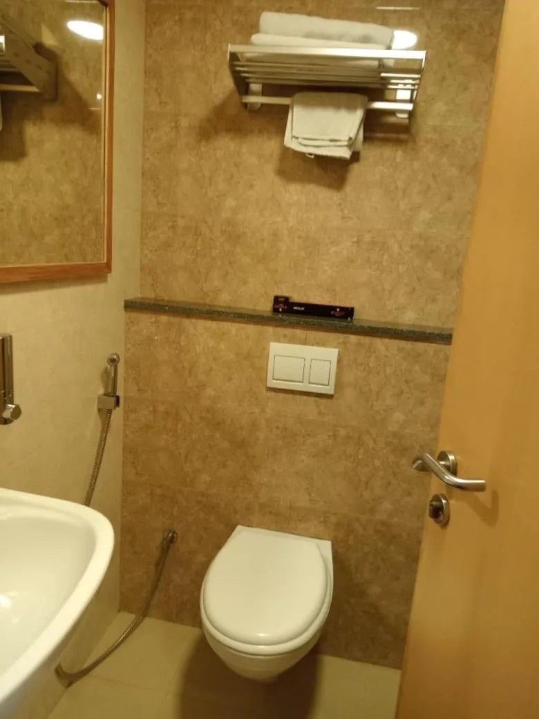 D-Luxe Twin Room in Ginger Surat City Centre