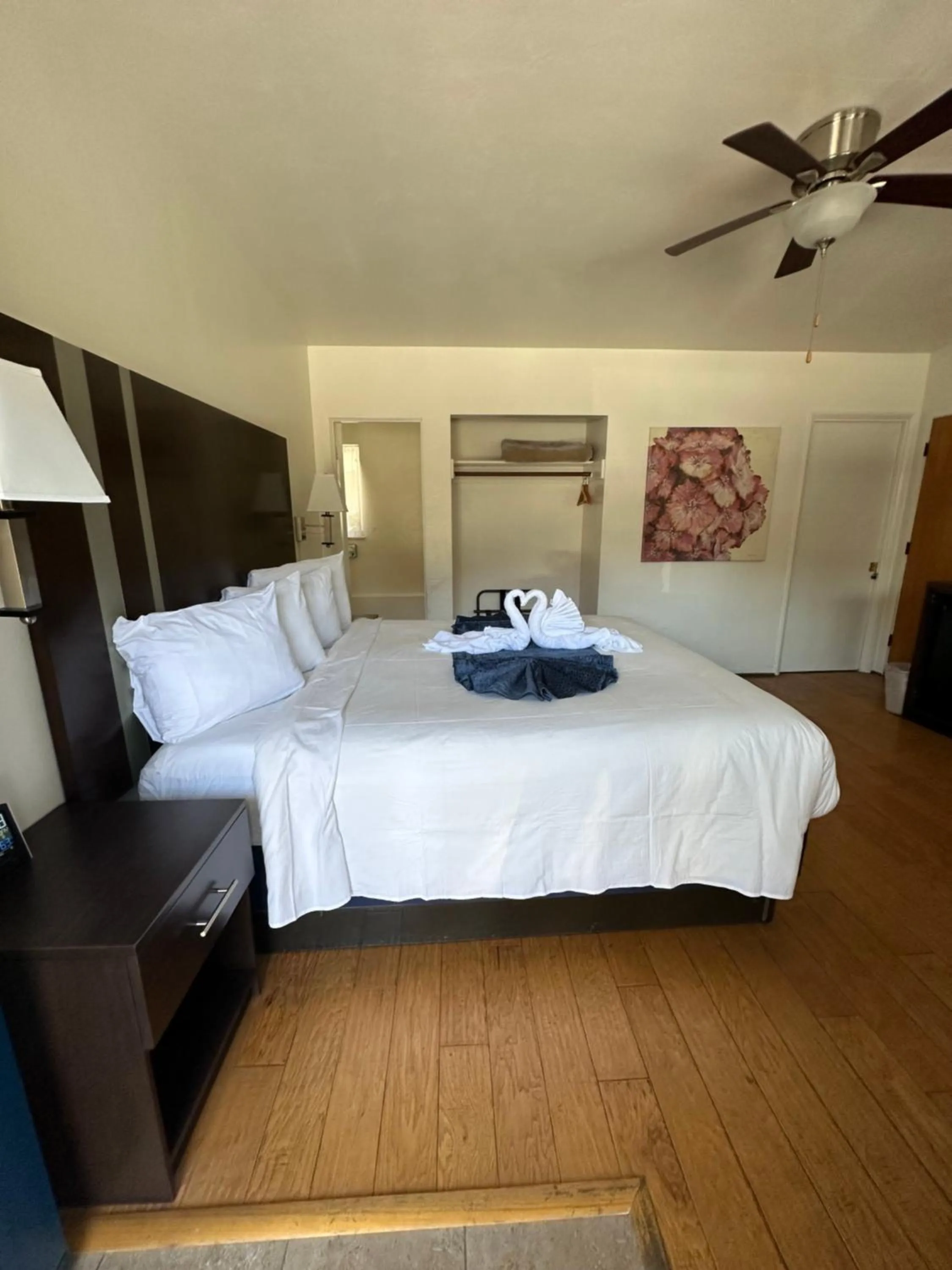 King Room in Cambria Palms Motel