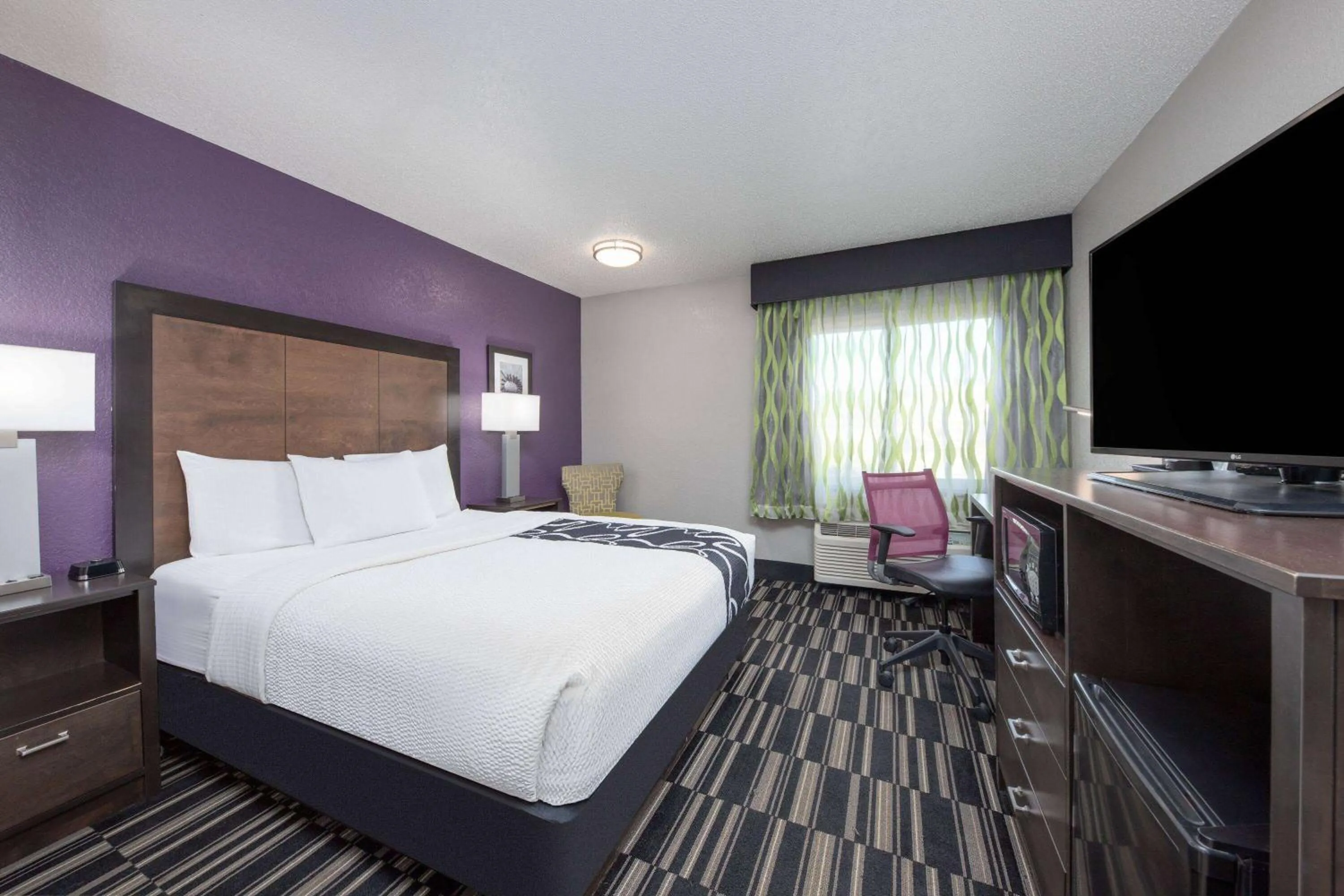 Queen Room - Non-Smoking in La Quinta Inn by Wyndham El Dorado