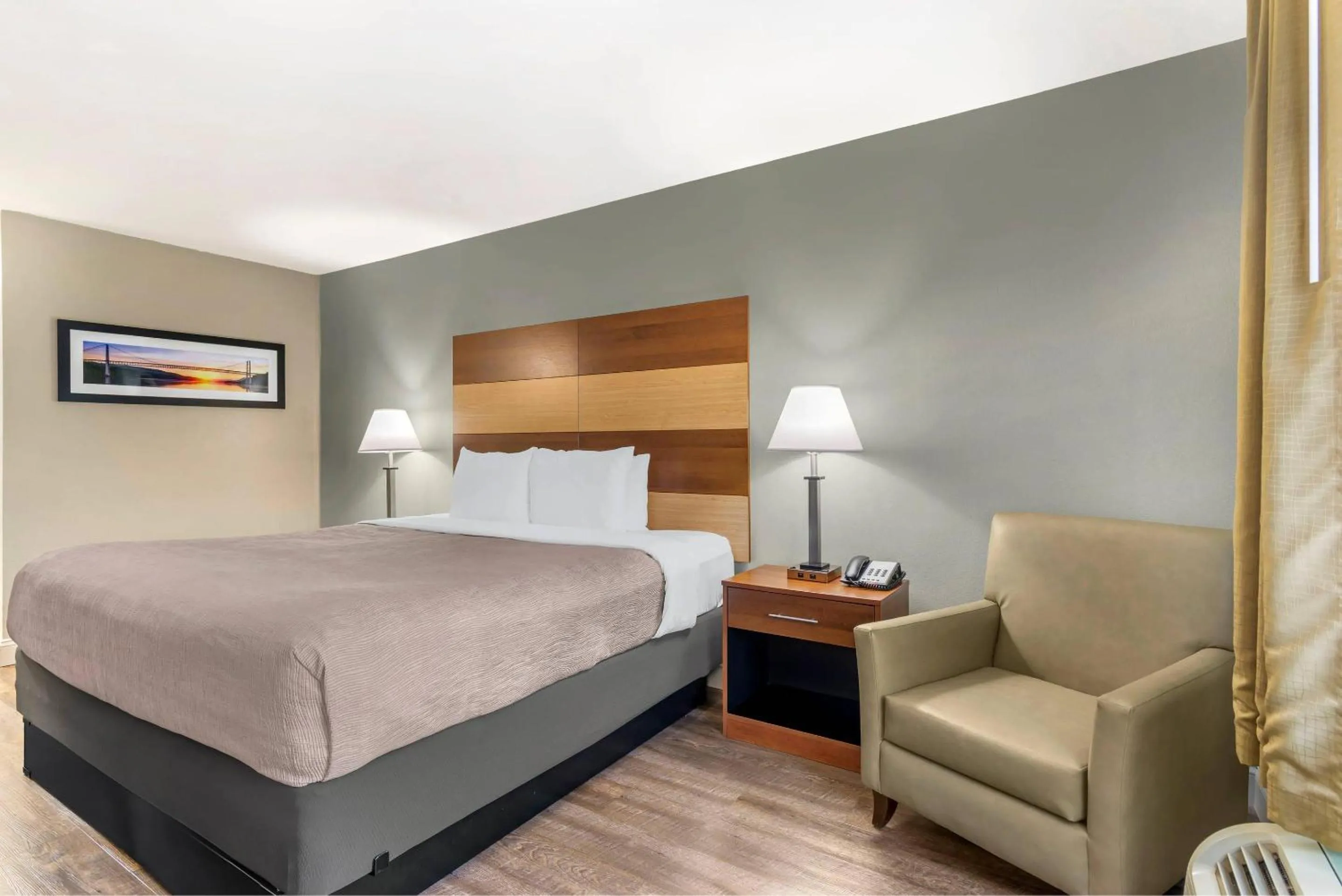 King Room - Accessible/Non-Smoking in Quality Inn Loganville US Highway 78