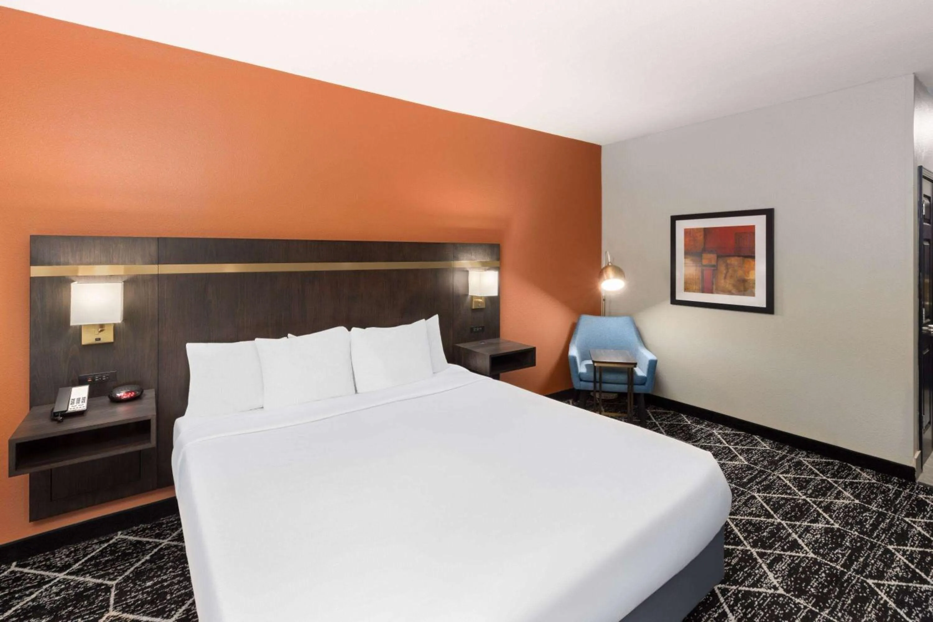King Room - Non-Smoking in La Quinta by Wyndham Olathe
