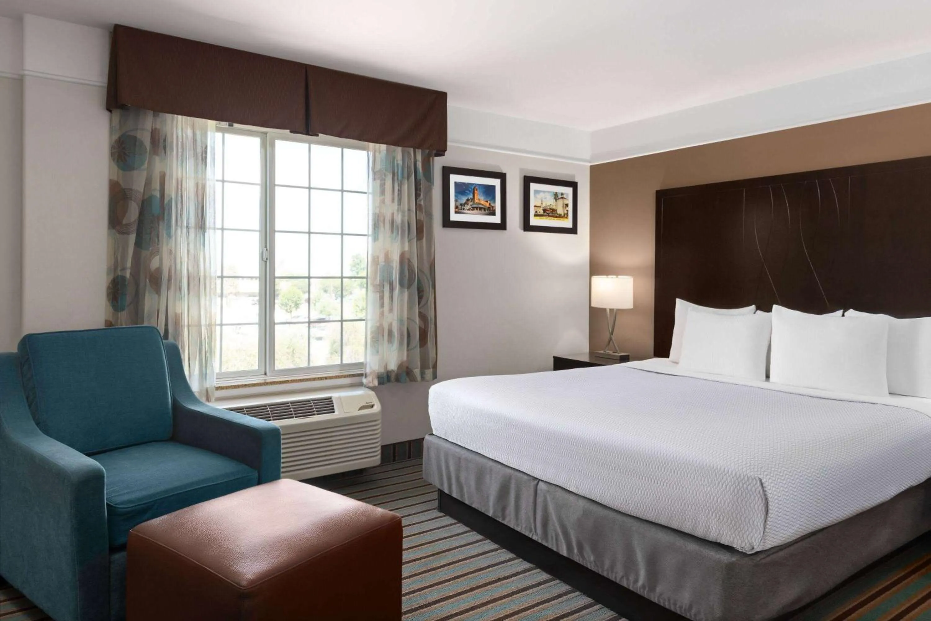 One-Bedroom King Suite - Non-Smoking in La Quinta by Wyndham Bakersfield North