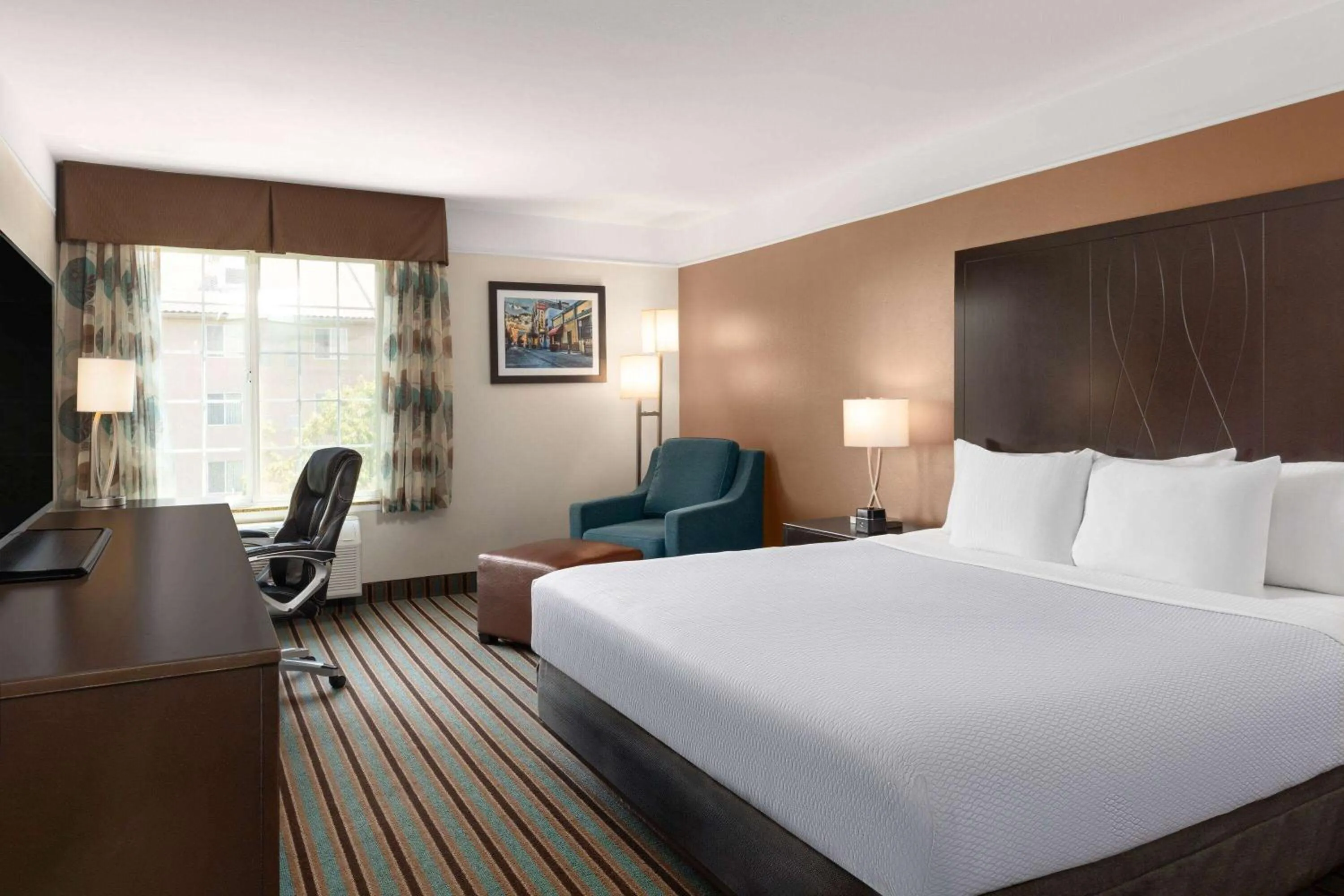 King Room in La Quinta by Wyndham Bakersfield North