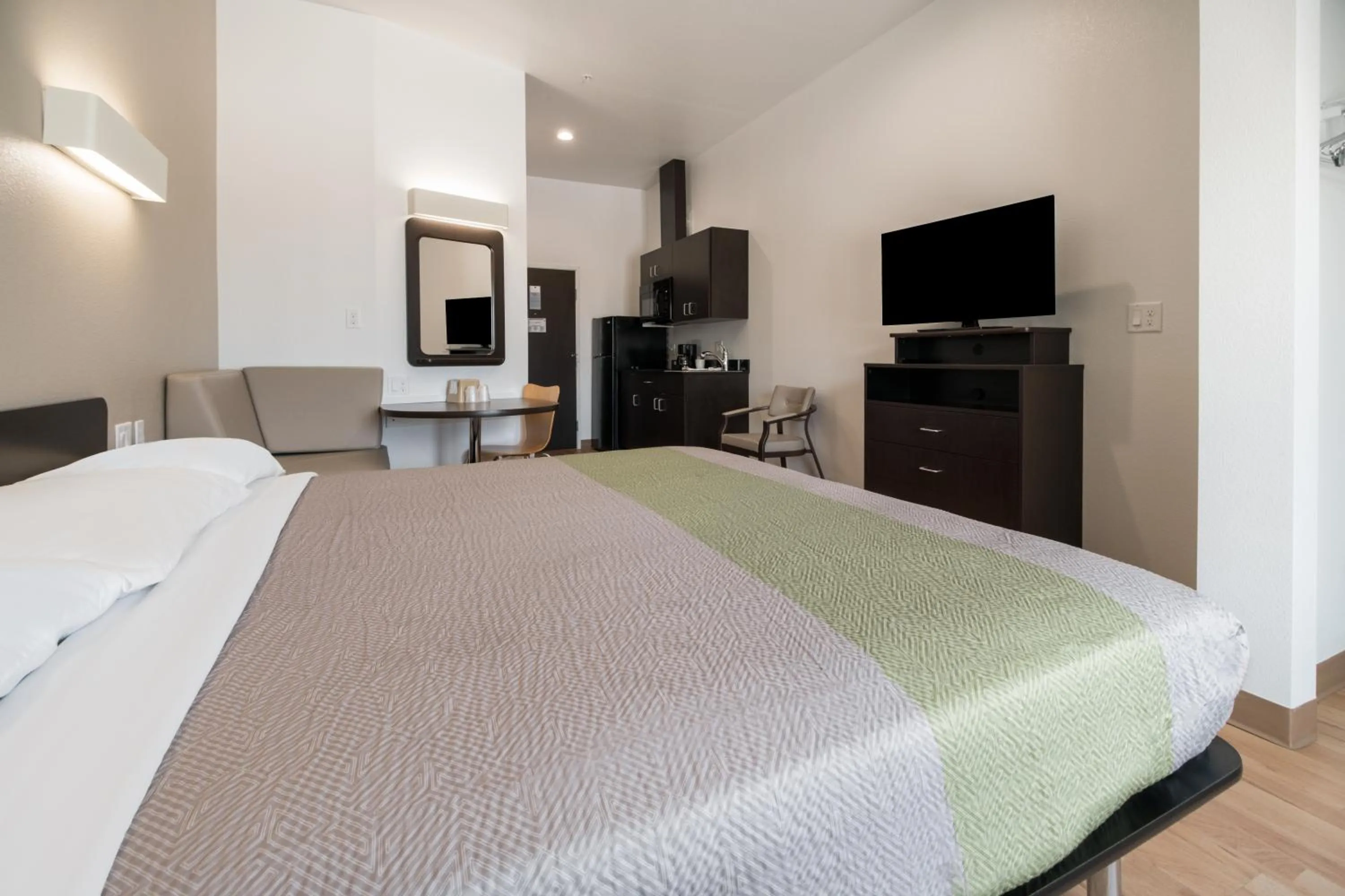 King Room - Disability Access - Non-Smoking in Studio 6-Corpus Christi, TX