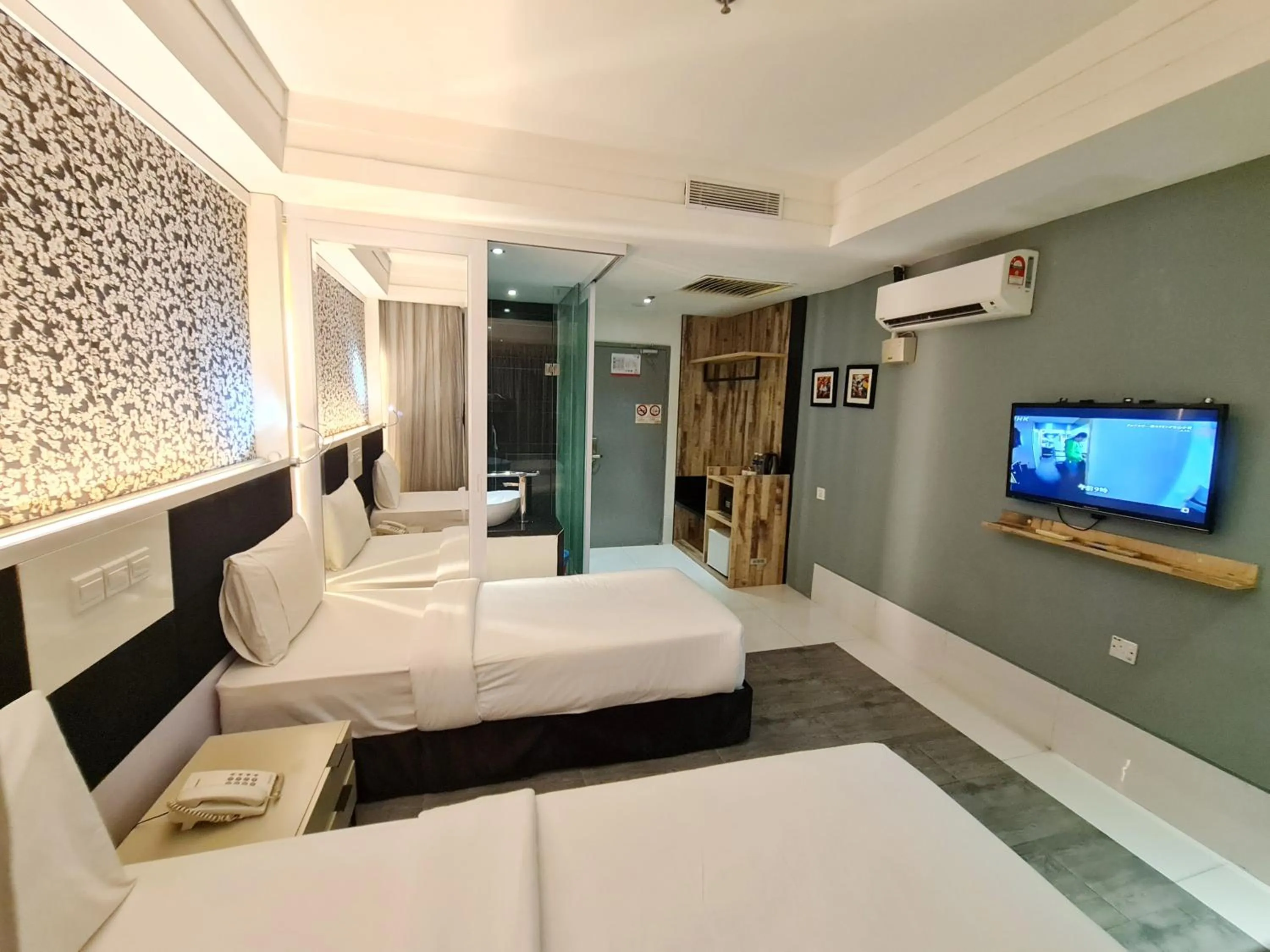 Annex Superior Twin Room - No Window (nonsmoking room)  in Arenaa Star Hotel