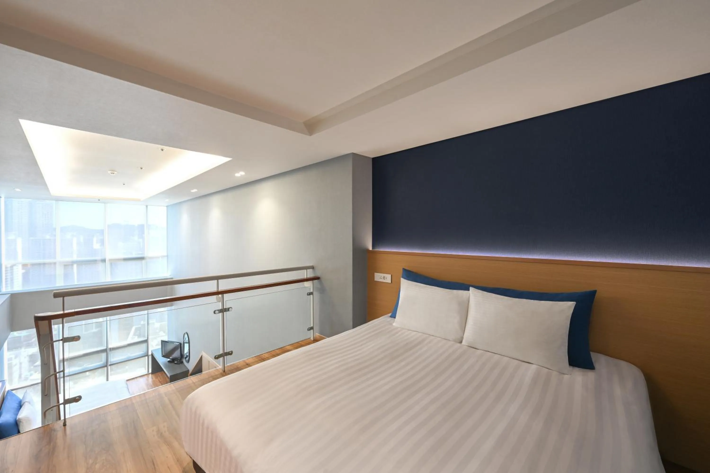 Parlor Suite with City View in Kolon Seacloud Hotel