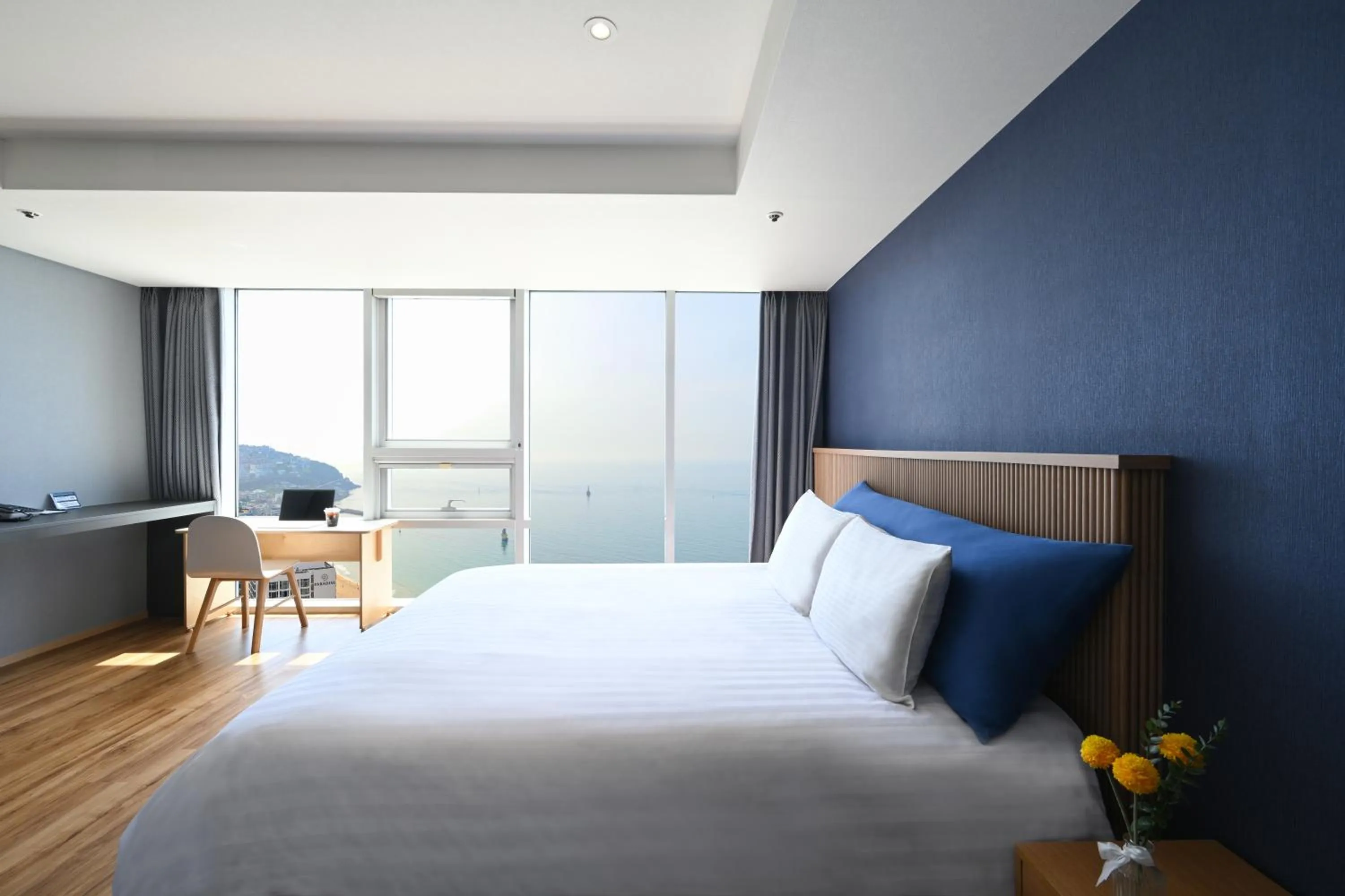 Junior Suite with Ocean View in Kolon Seacloud Hotel