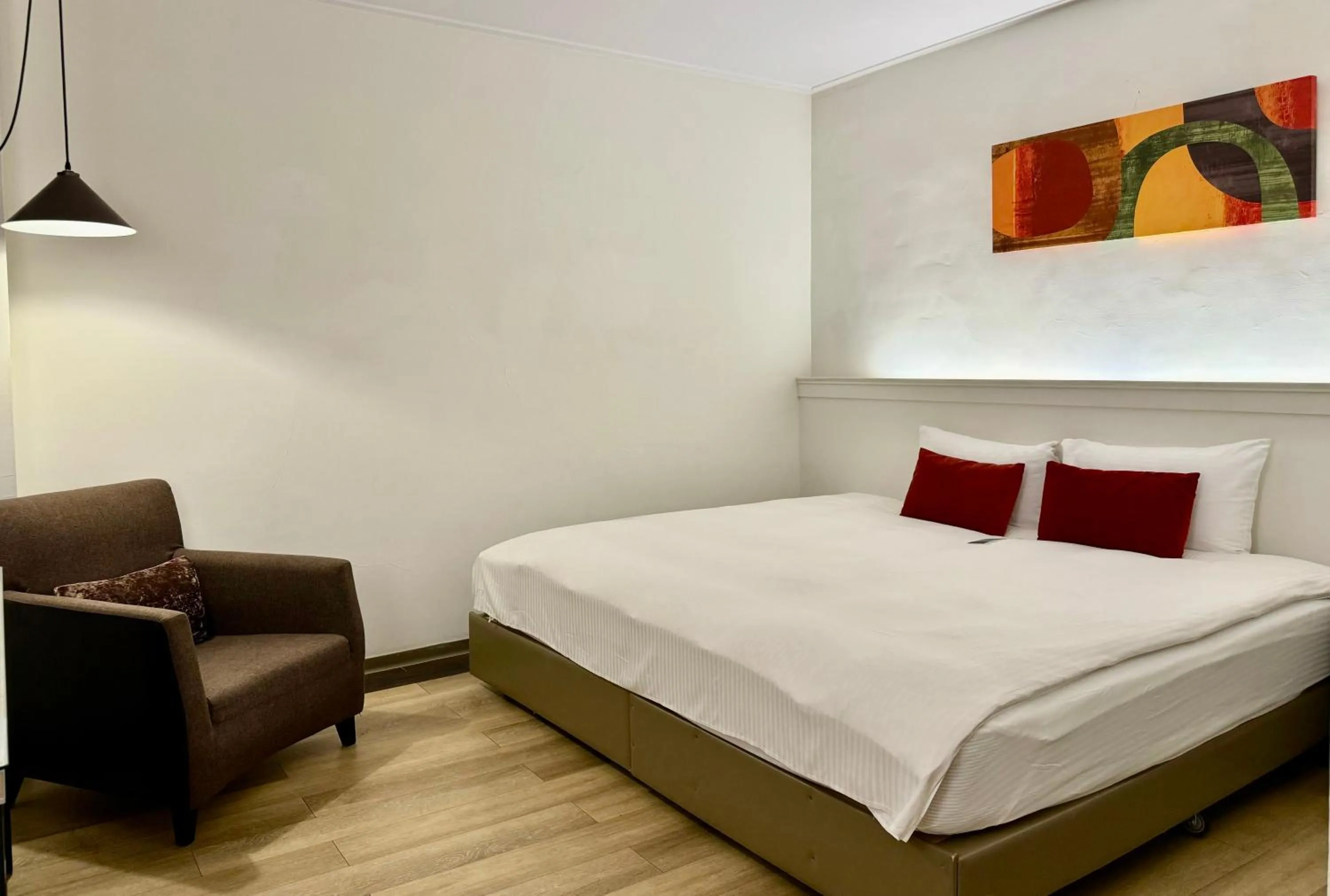 Superior Accessible Room - no window no parking in 53 Hotel