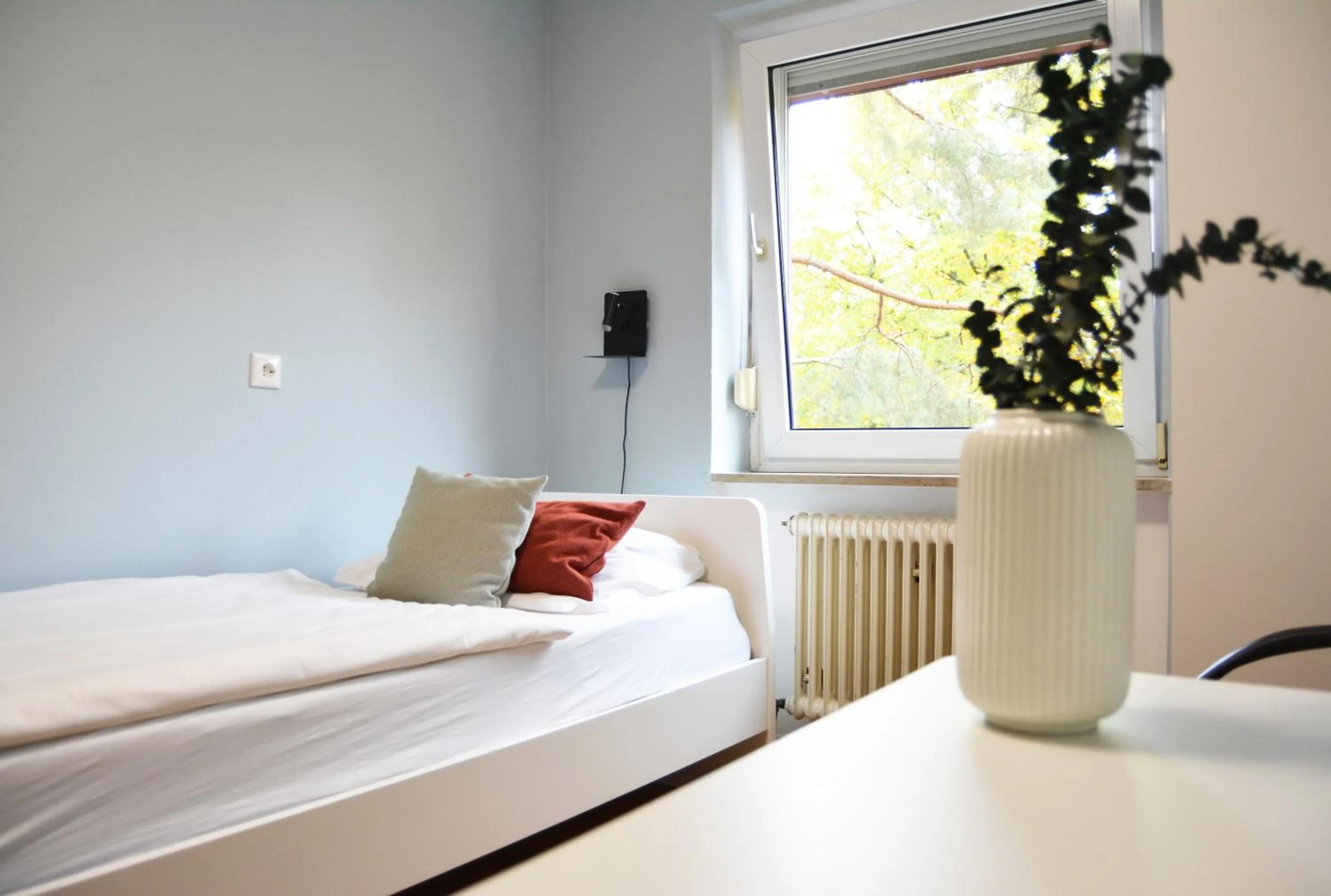 Single Room with Shared Bathroom in 1, 2, sleep Hostel Nürnberg Messe