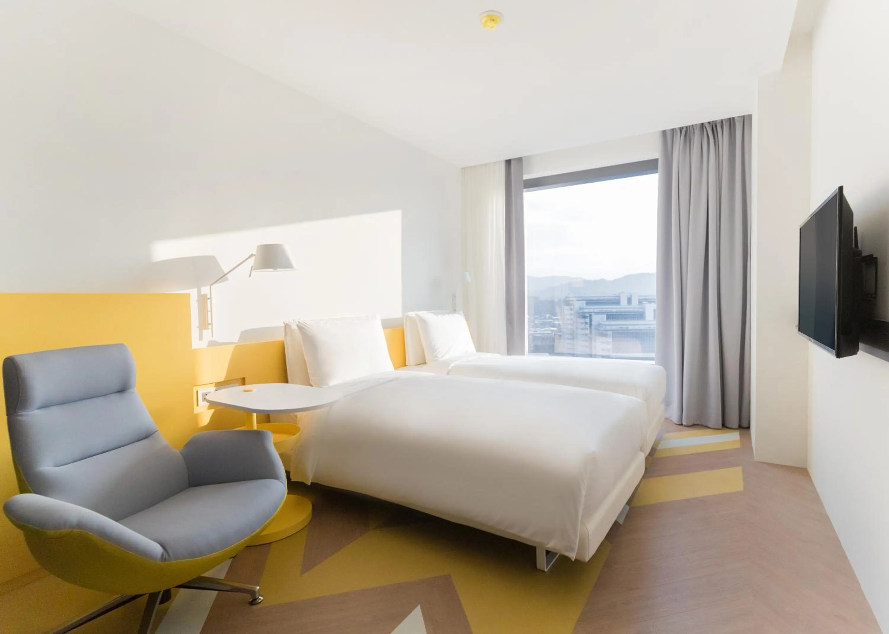 Standard Twin Room in The Place Taipei