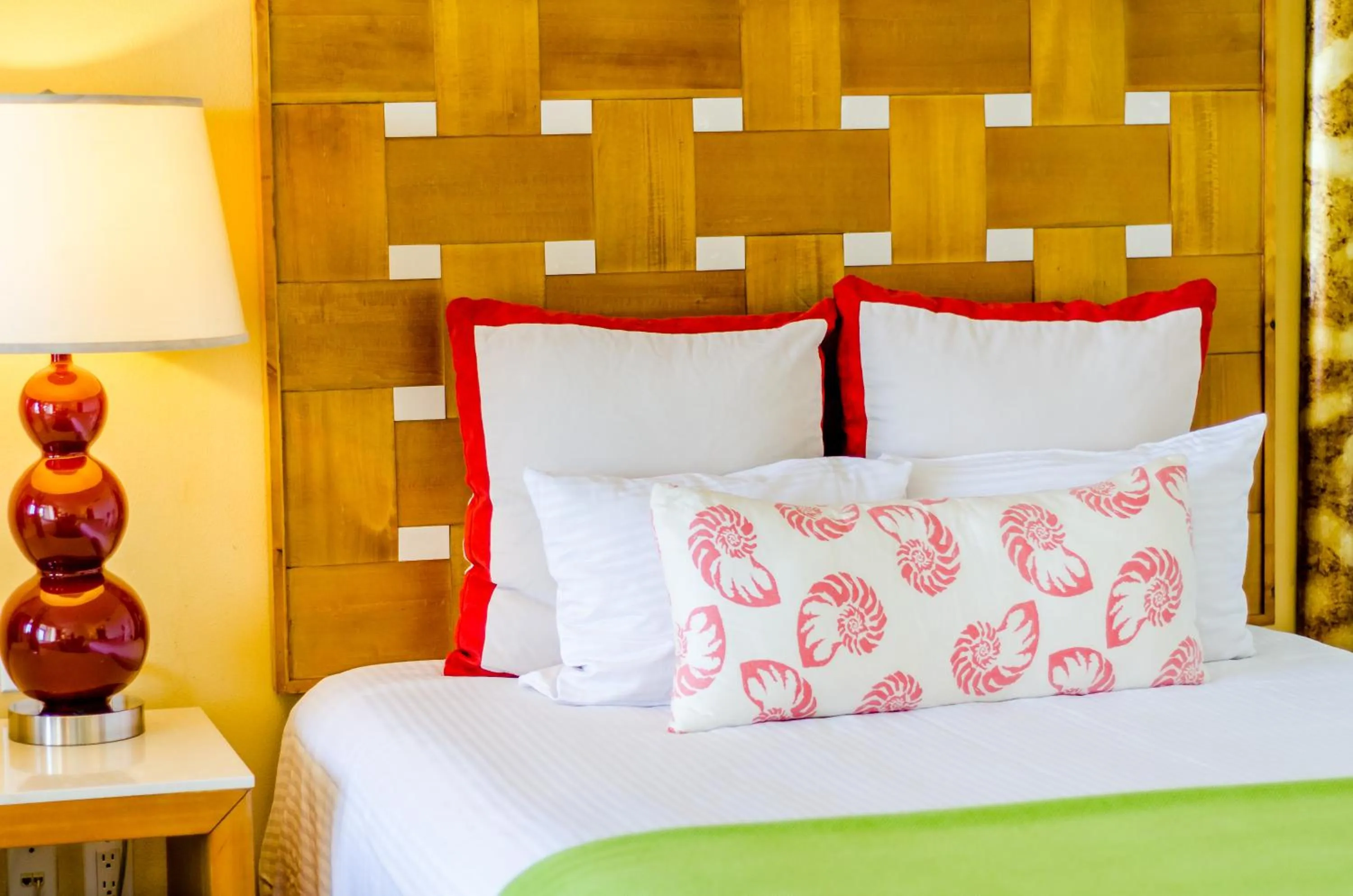 Deluxe Garden View King - single occupancy in Sunscape Curacao Resort Spa & Casino