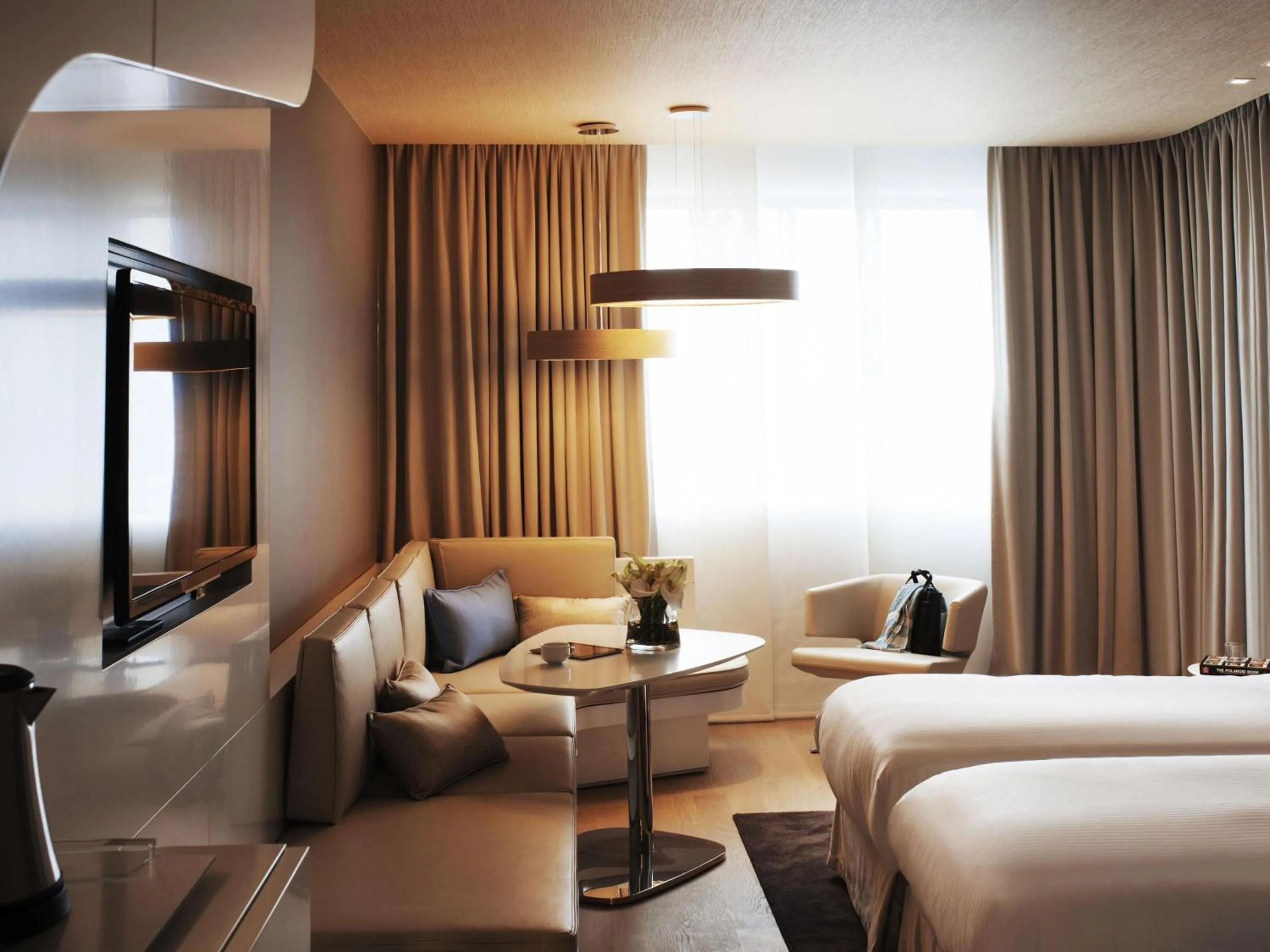 Superior Twin Room with City View in Pullman Brussels Centre Midi