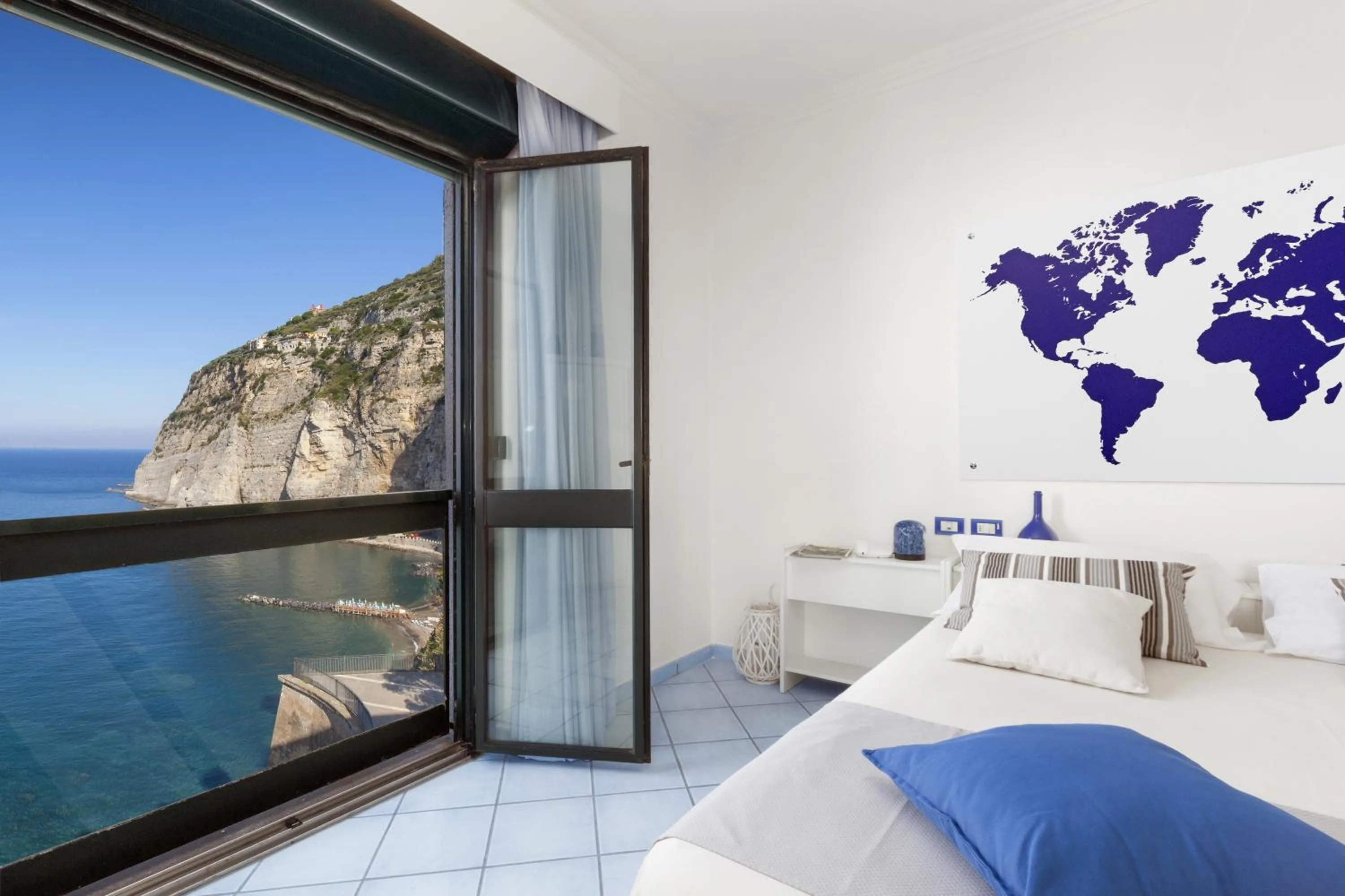 Superior Triple Room with Sea View in Panorama Palace Hotel