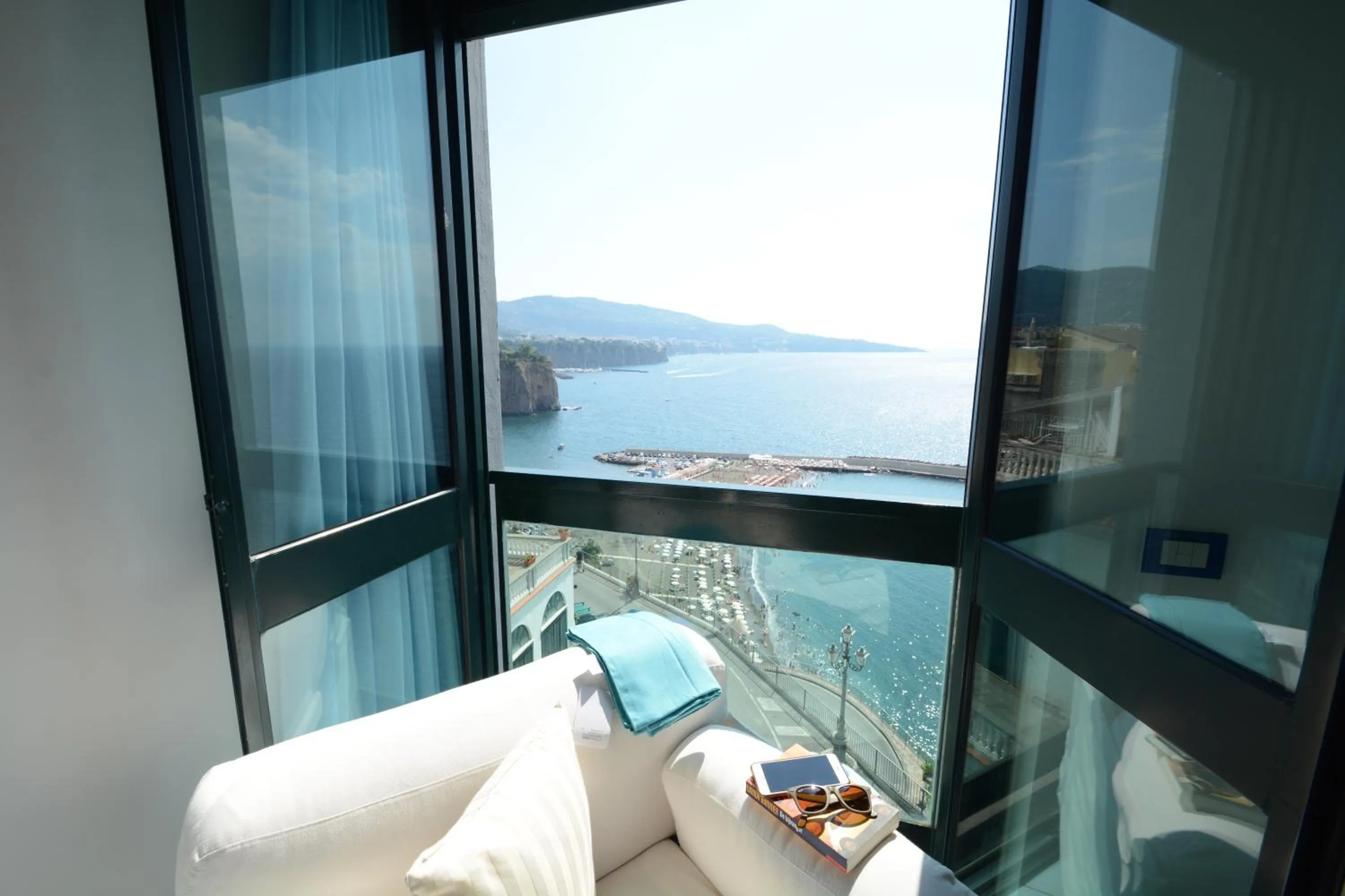 Superior Quadruple Room in Panorama Palace Hotel