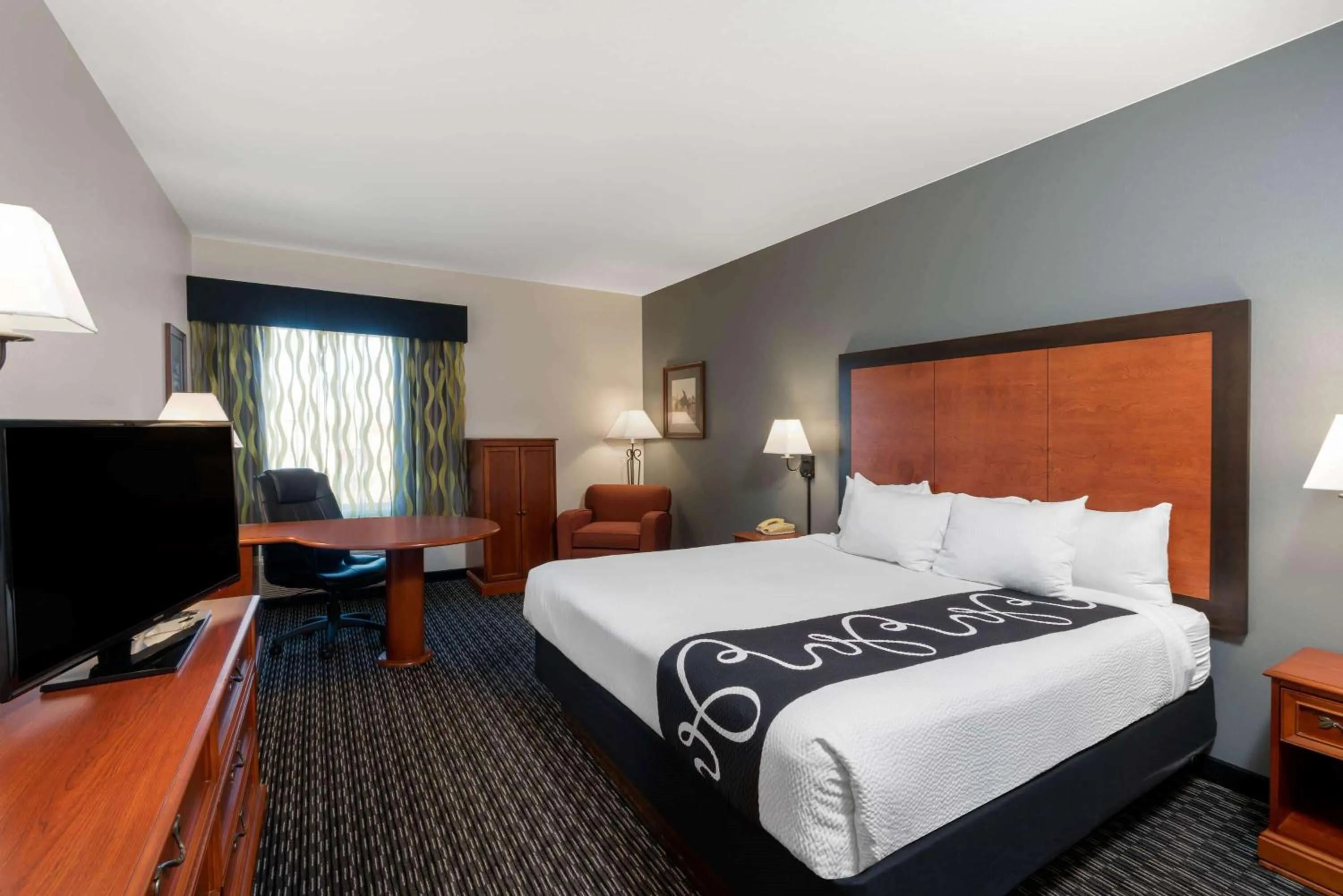 Deluxe King Room in La Quinta by Wyndham Rifle