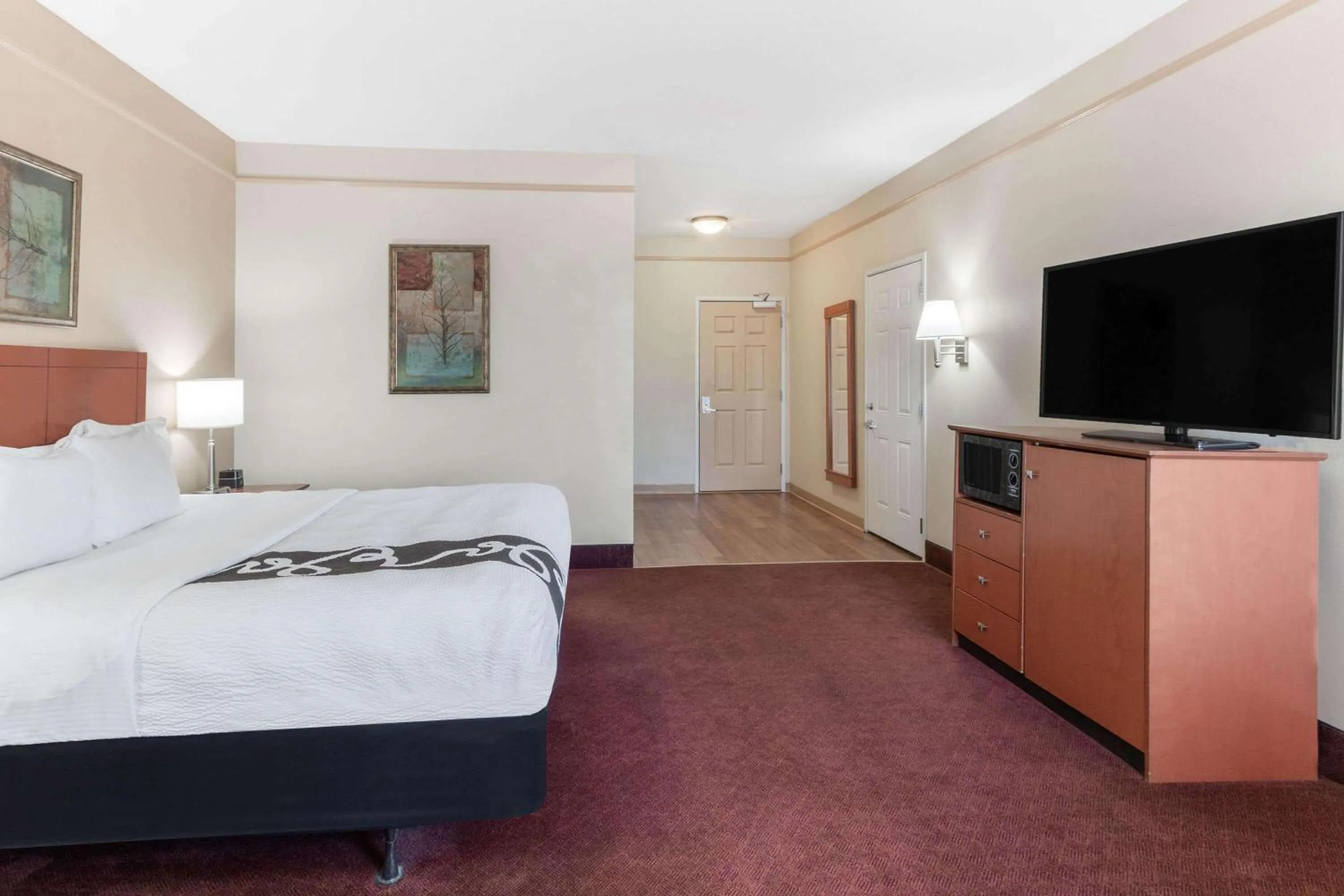 King Room with Bath Tub - Mobility Accessible/Non-Smoking in La Quinta by Wyndham Hobbs