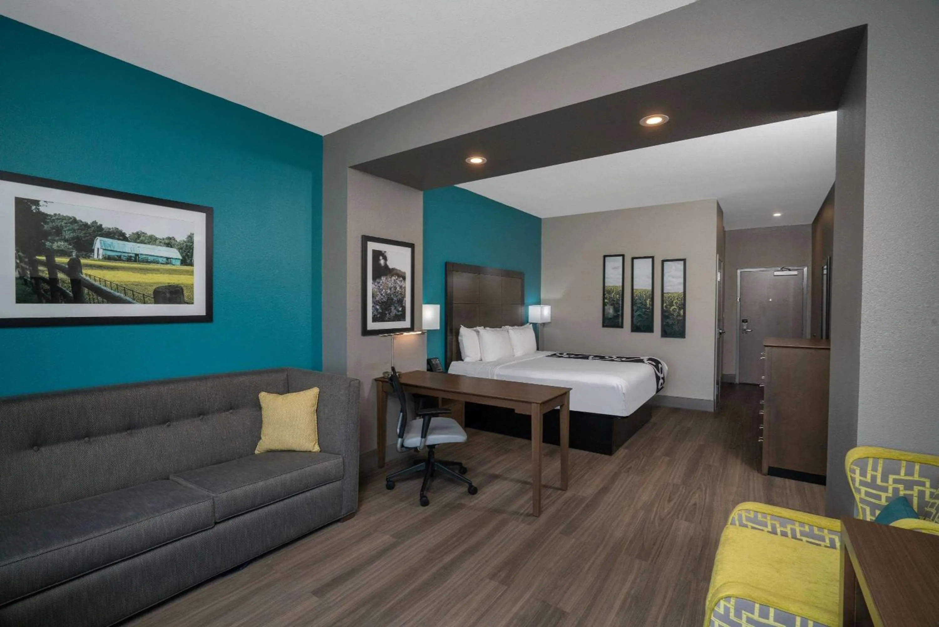 Deluxe King Room - Mobility Access/Non-Smoking in La Quinta by Wyndham West Memphis