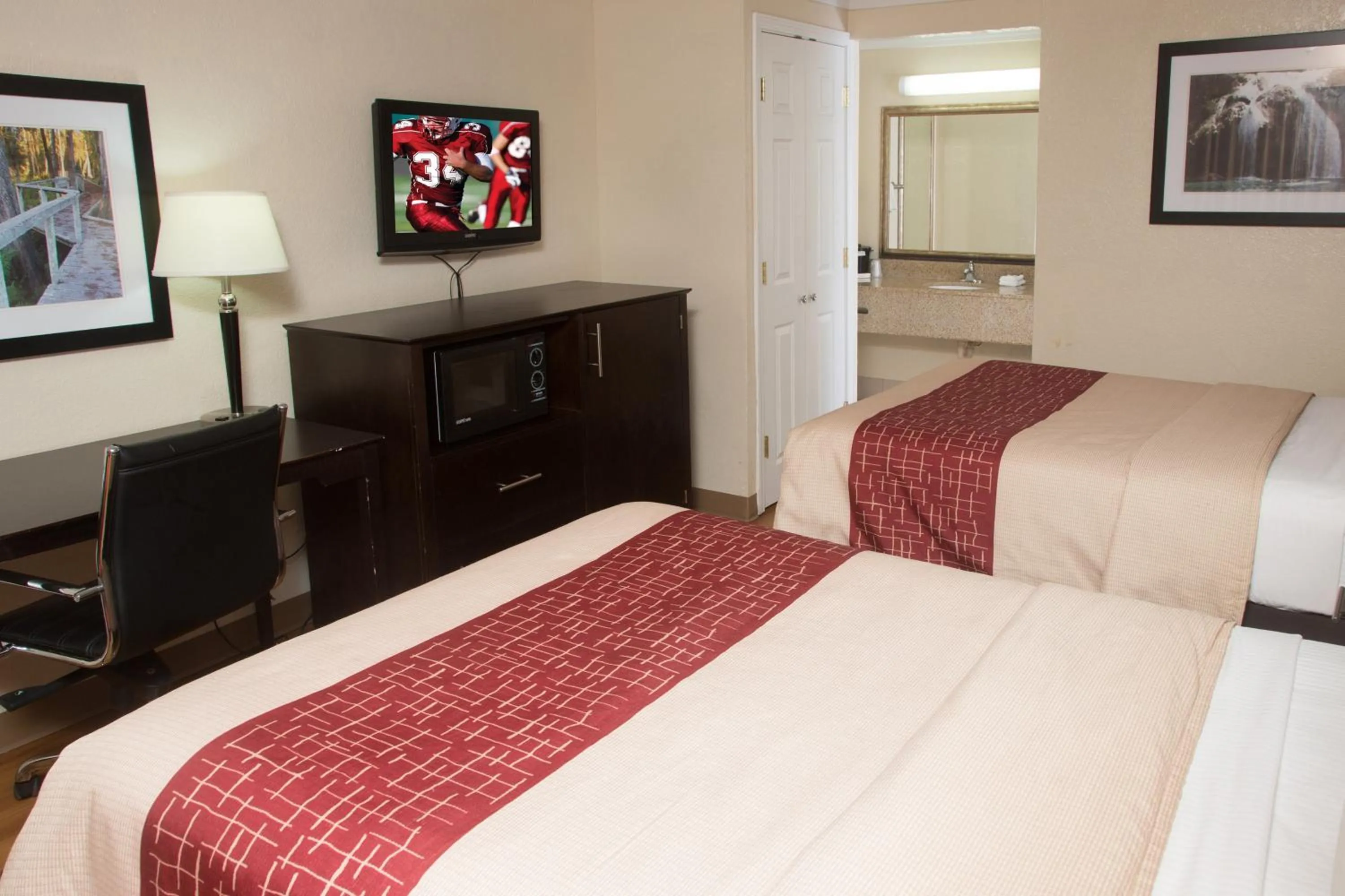 Suite with Two Double Beds with Kitchenette Smoking in Red Roof Inn Ardmore