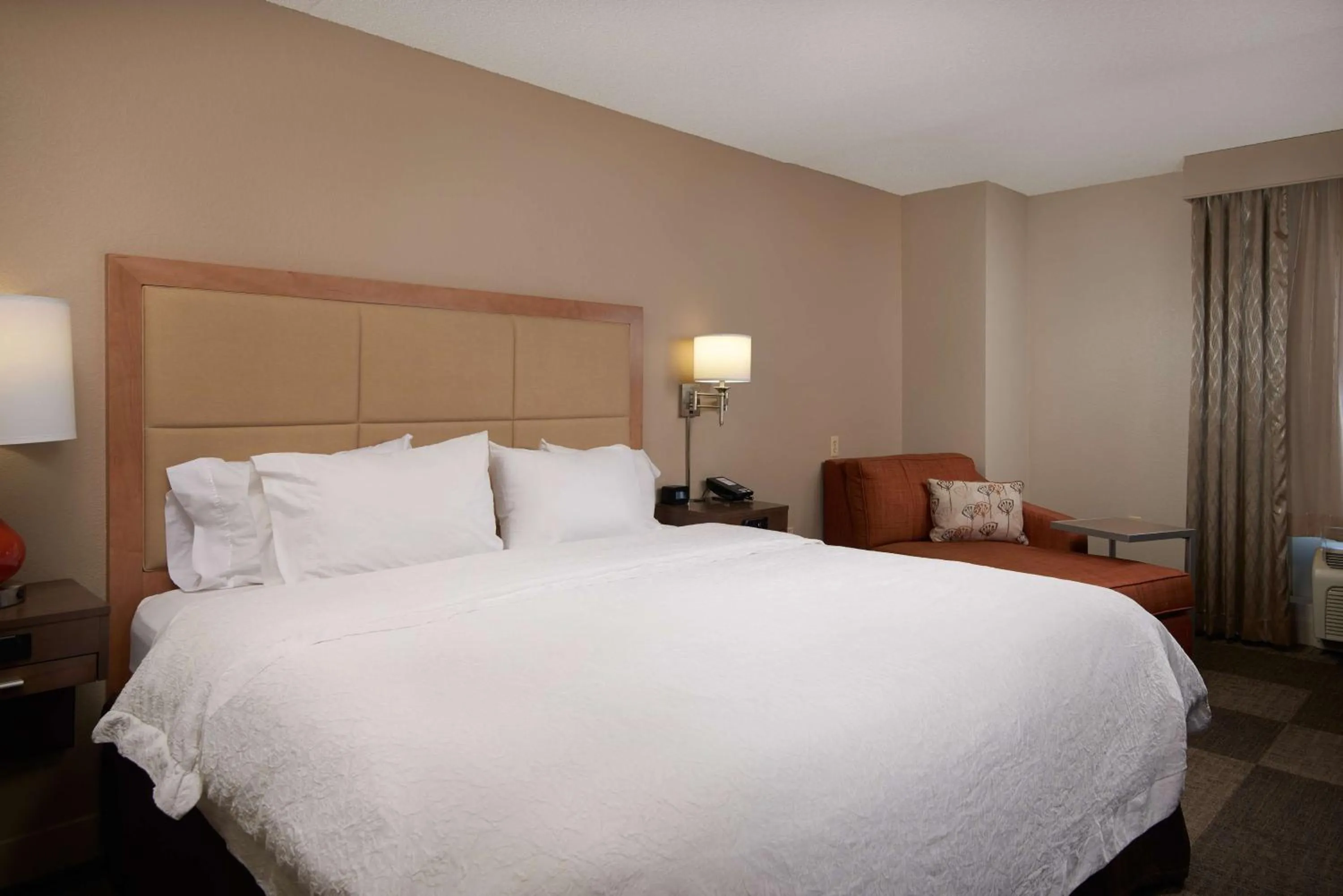 King Room with King Bed - Non-Smoking in Hampton Inn & Suites Phoenix/Scottsdale