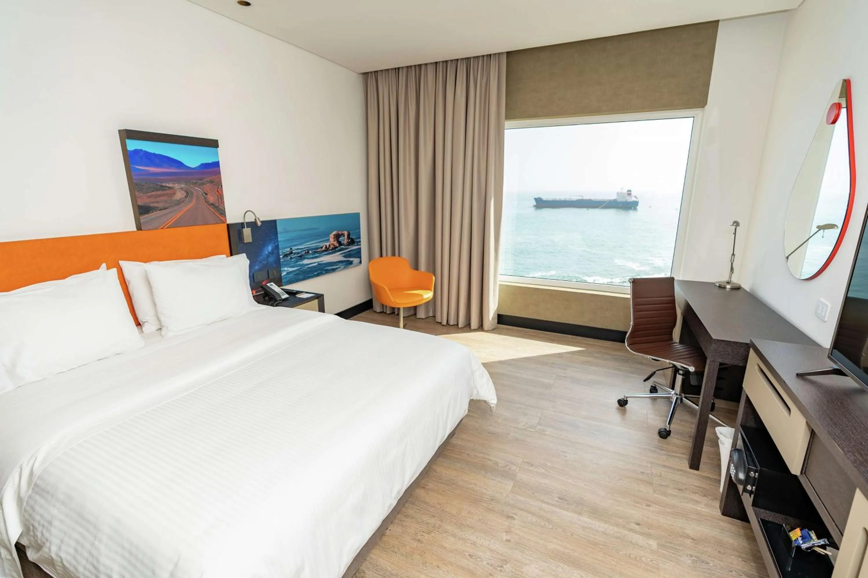 Queen Room with View - Non-Smoking in Hampton By Hilton Antofagasta