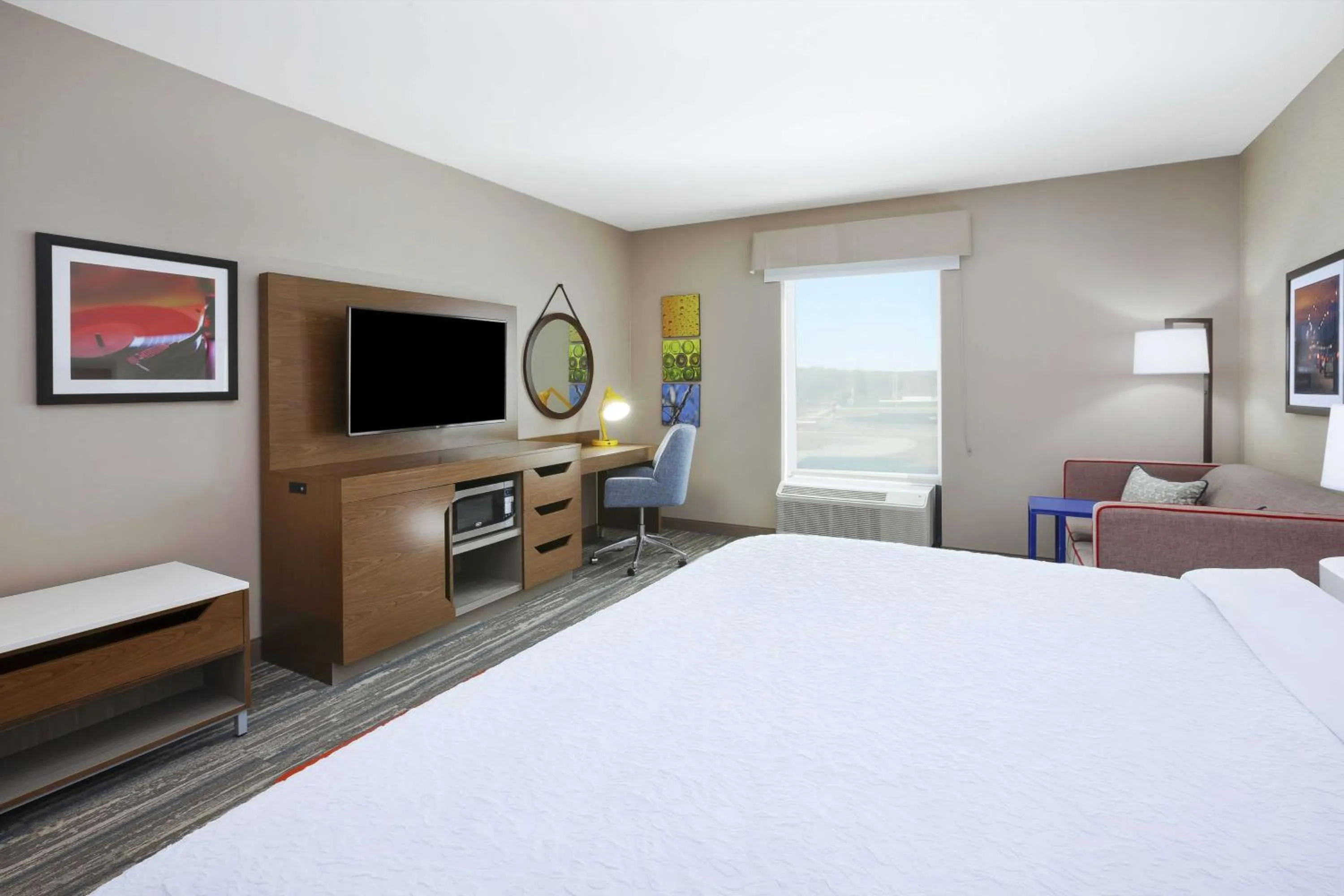 King Room with Sofa Bed - Hearing Access/Non-Smoking in Hampton Inn & Suites Grandville Grand Rapids South