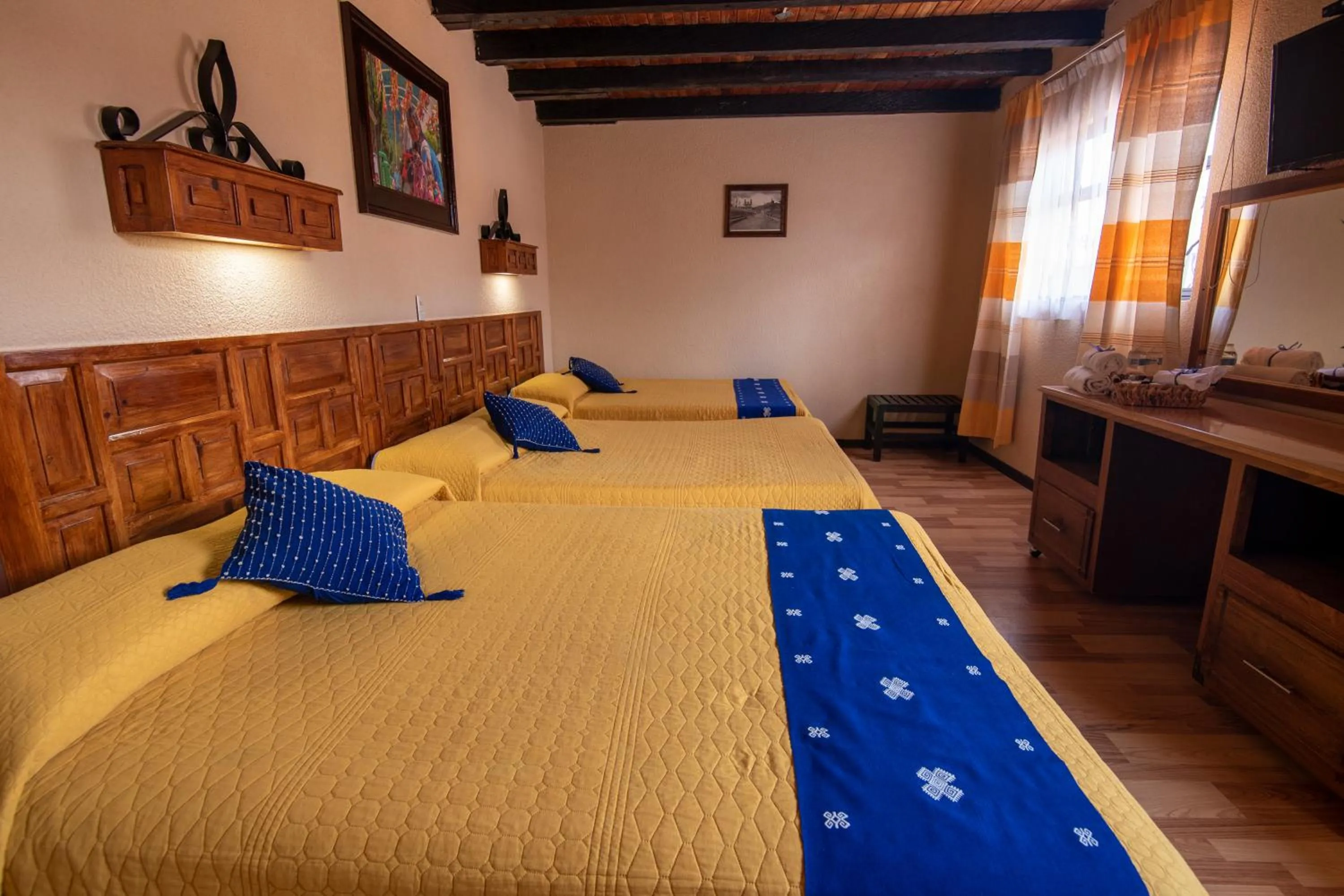 Family Room in Hotel Palacio de Moctezuma