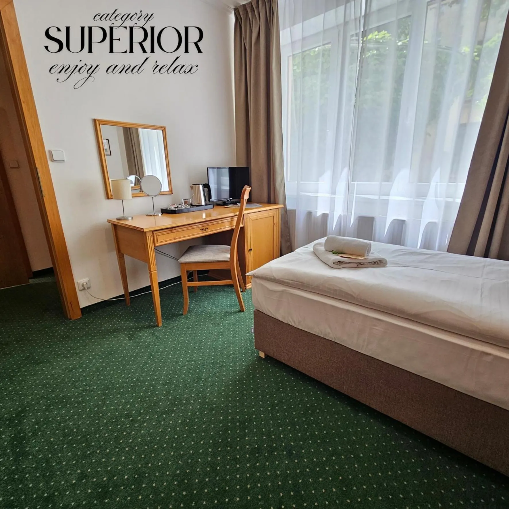 Superior Single Room with Extra Bed in Hotel Claris
