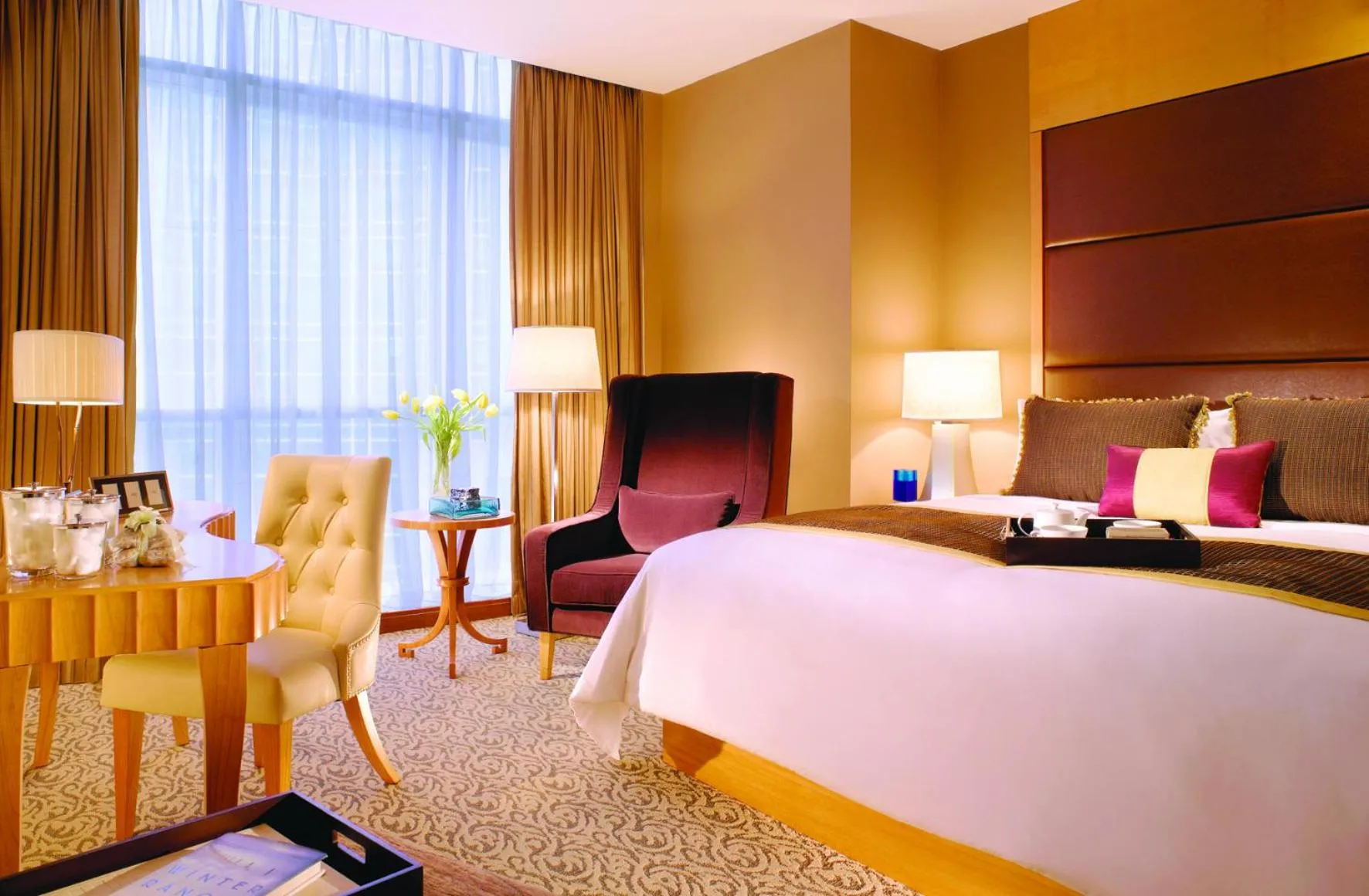 Deluxe One-Bedroom Apartment in Oakwood Premier Cozmo Jakarta