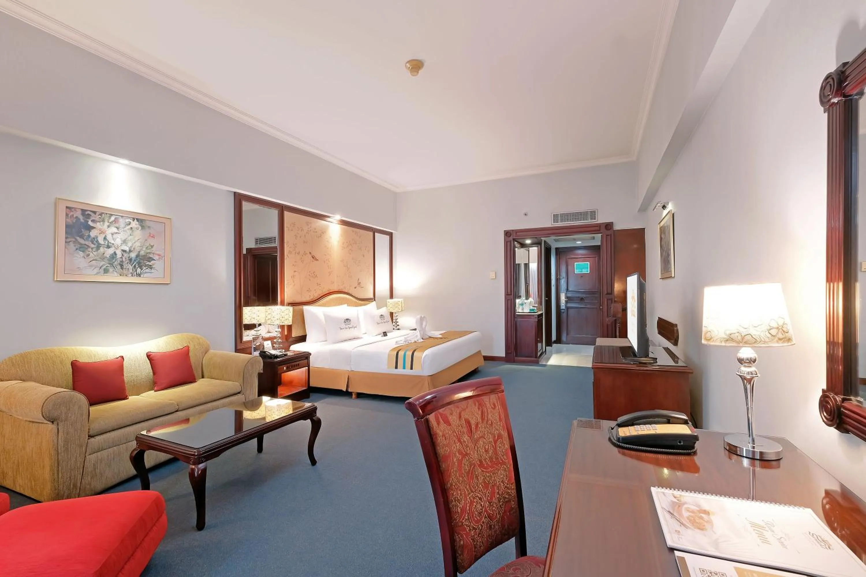 Deluxe Room in Sunlake Waterfront Resort & Convention