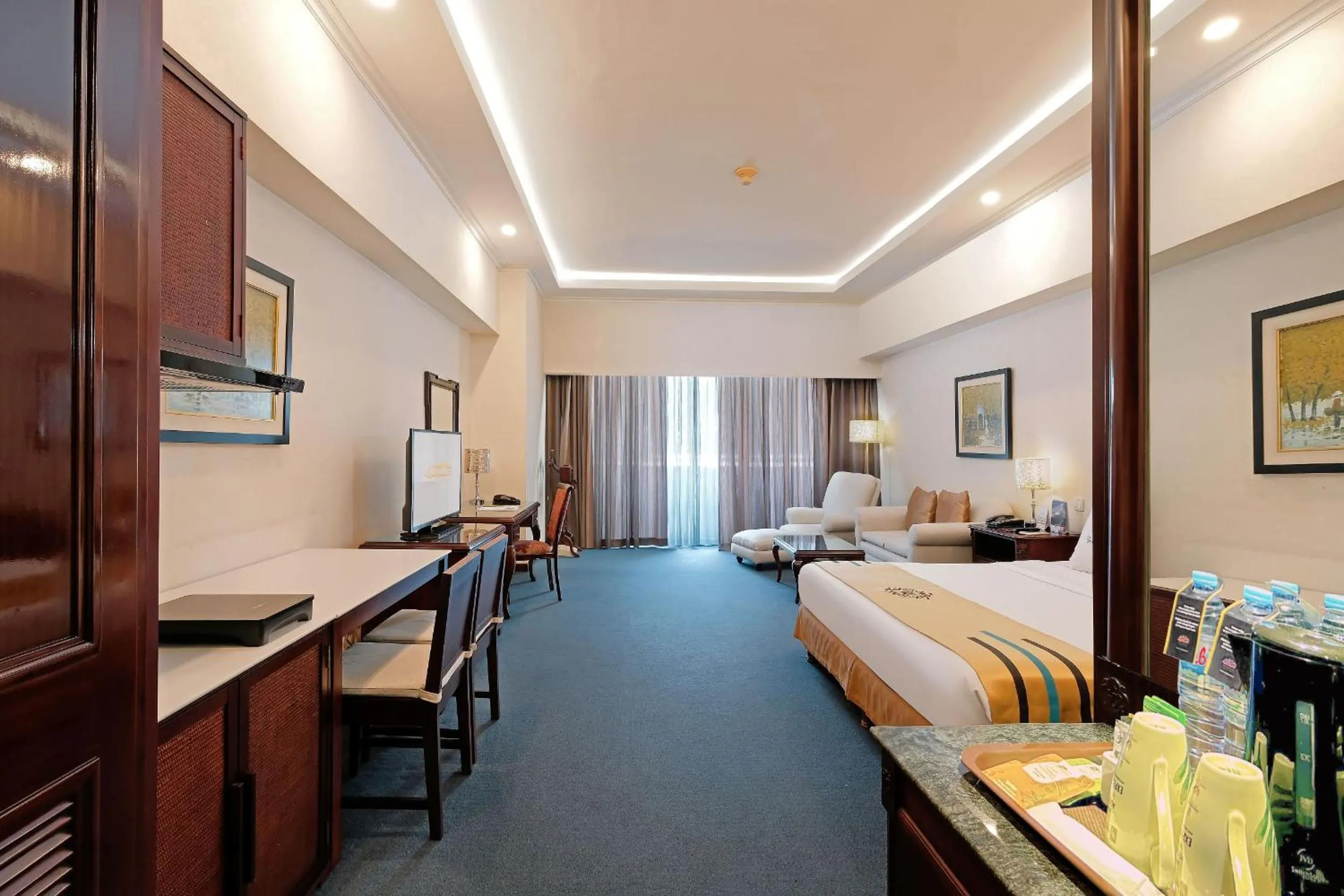 Junior Suite in Sunlake Waterfront Resort & Convention