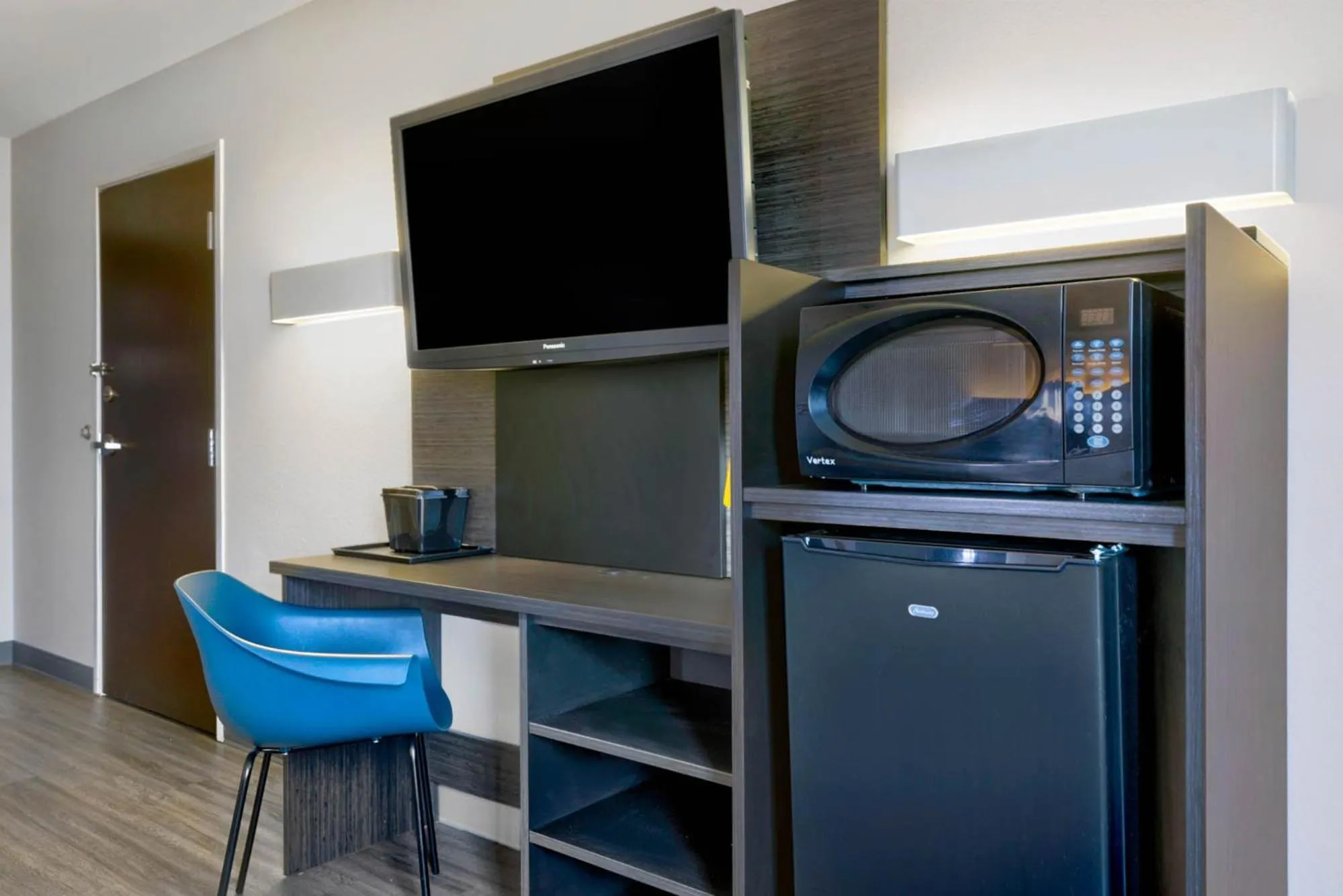 Deluxe Quadruple Room - Non-Smoking in Motel 6-Marble Falls, TX