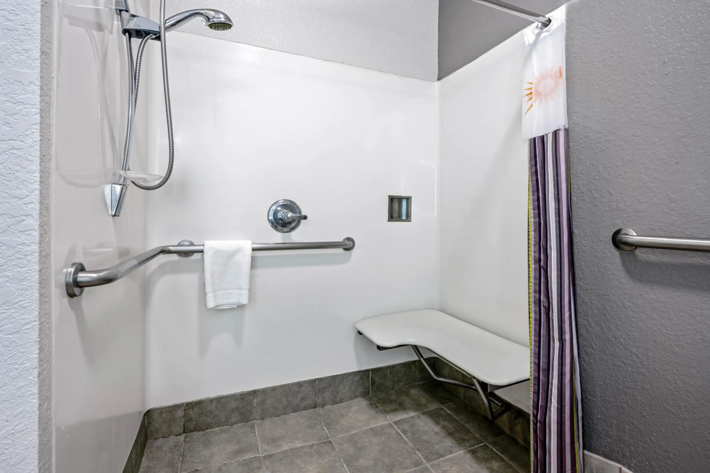 Queen Room with Roll-in Shower and Forest View - Mobility/Hearing Accessible - Non-Smoking in La Quinta by Wyndham Conroe