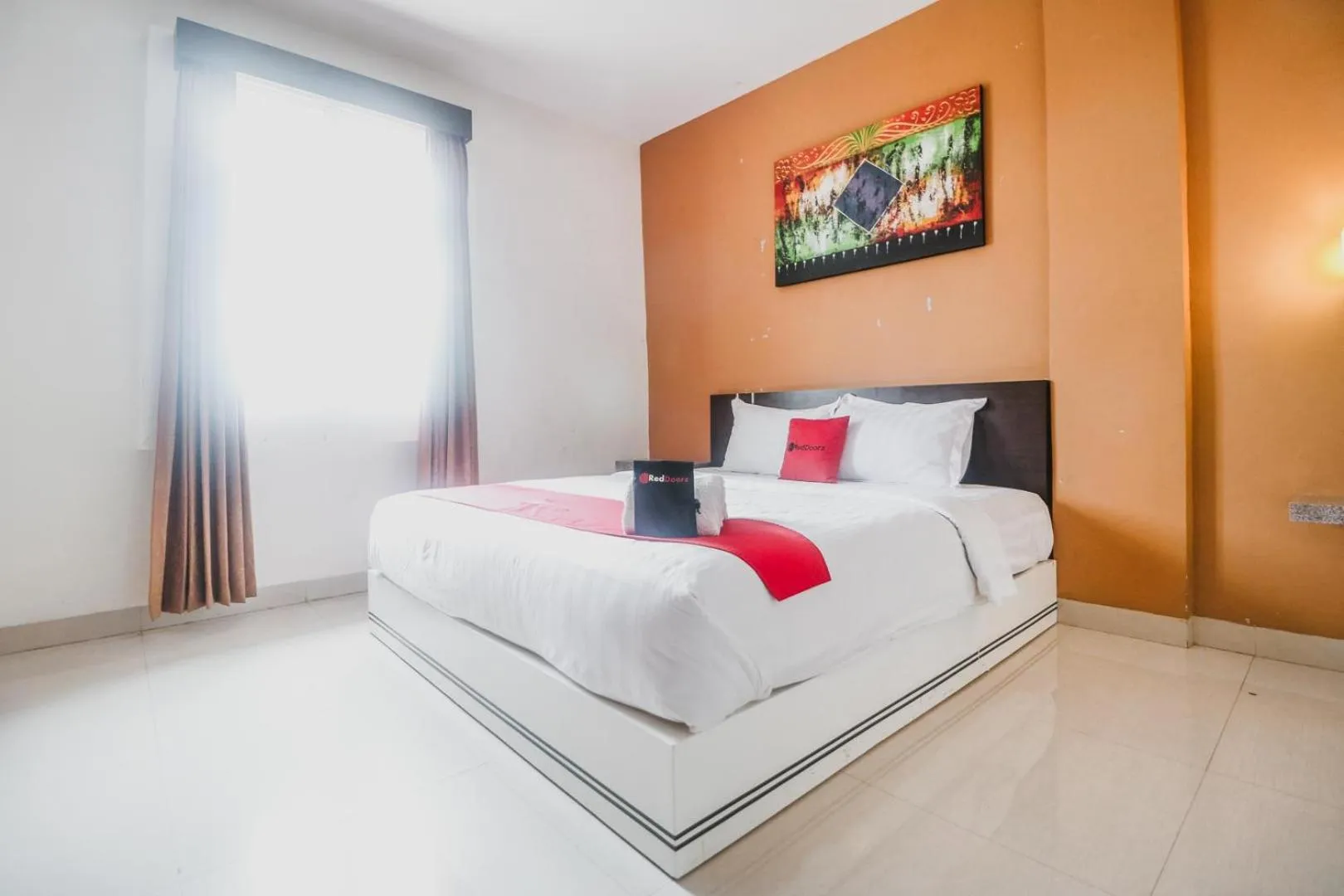 Deluxe Room in RedDoorz Plus near Universitas Negeri Makassar