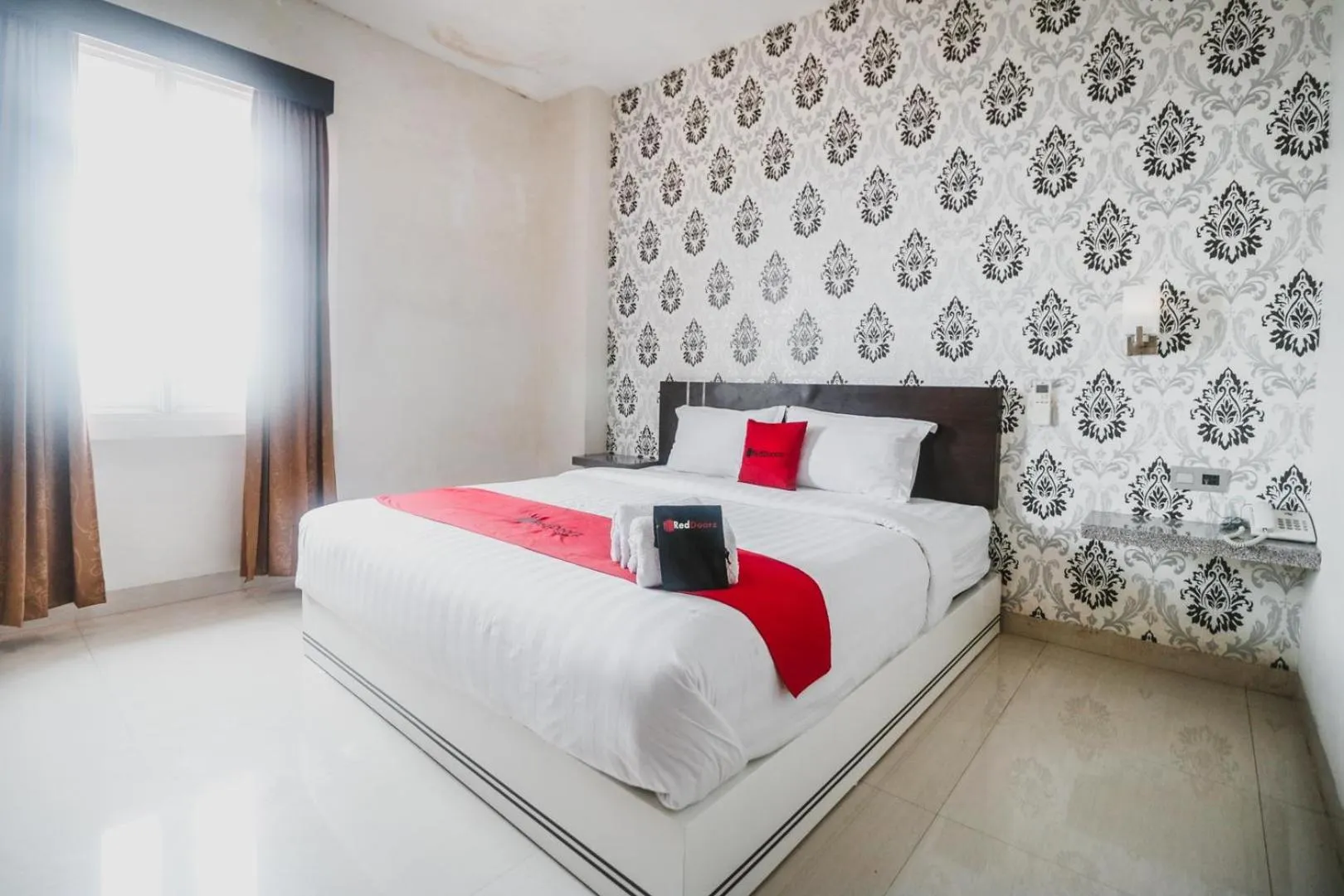 Suite in RedDoorz Plus near Universitas Negeri Makassar