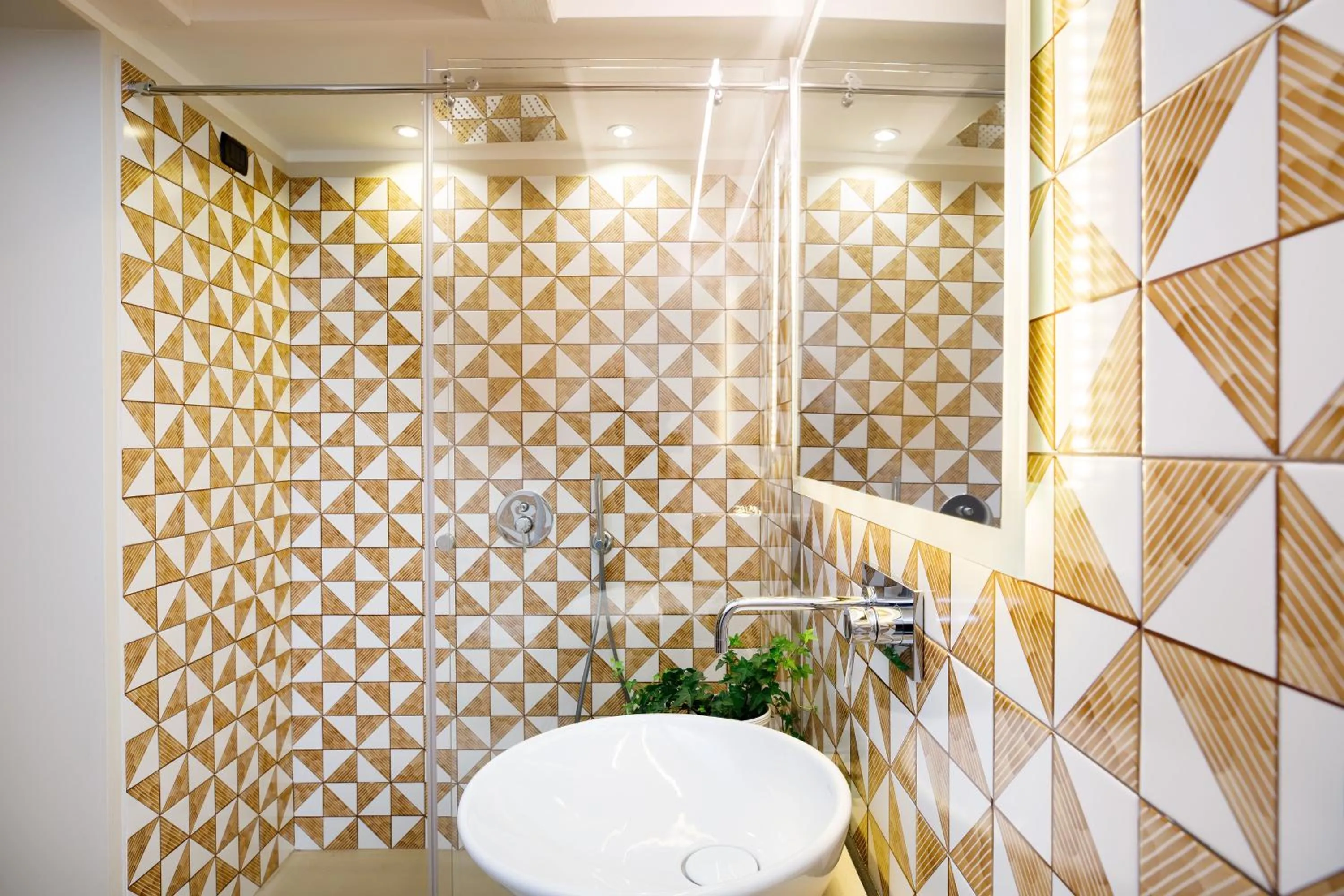 Superior Double Room with Balcony in MelRose Napoli