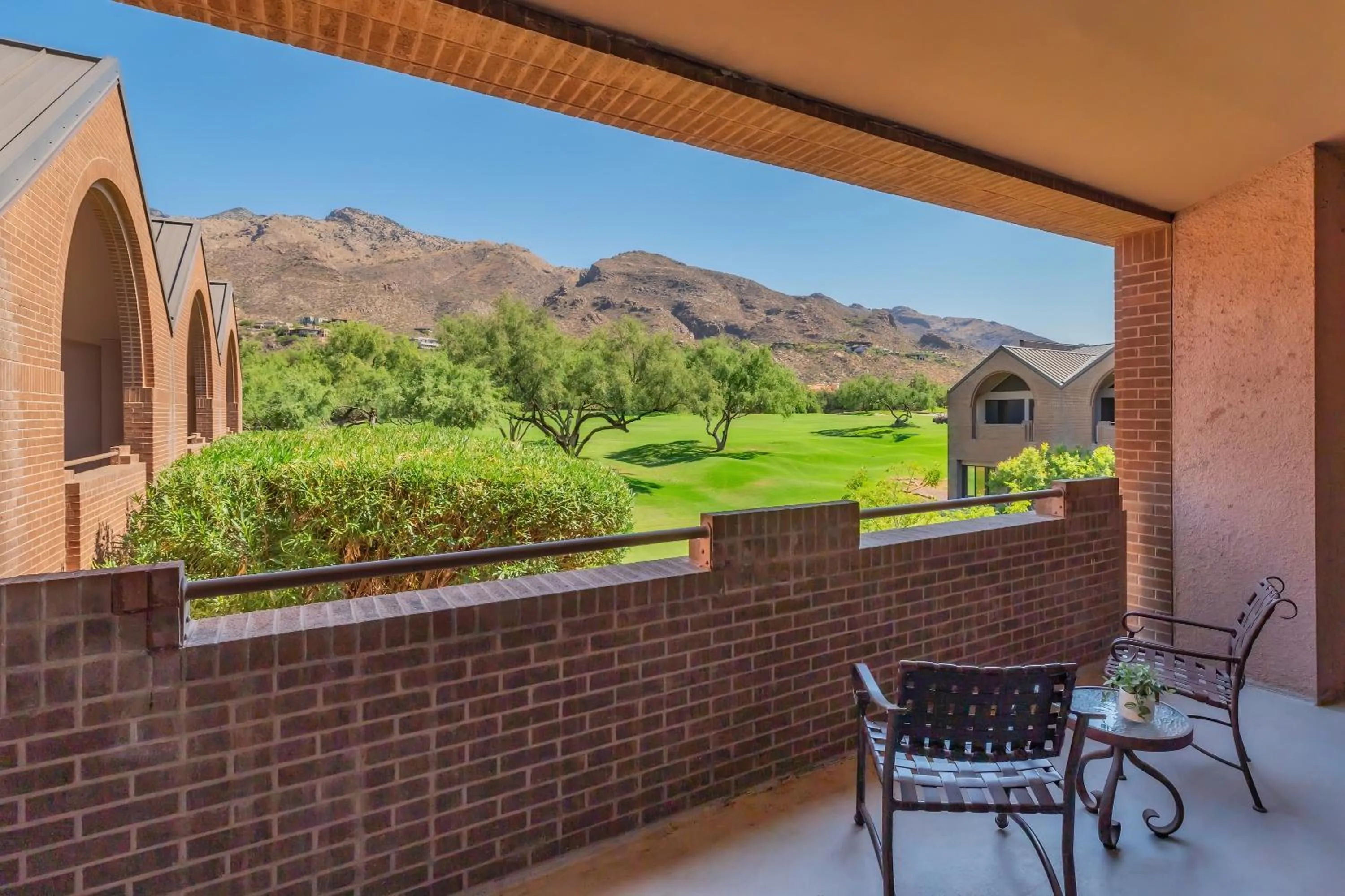 Suite with Mountain View in Ventana Canyon Club and Lodge