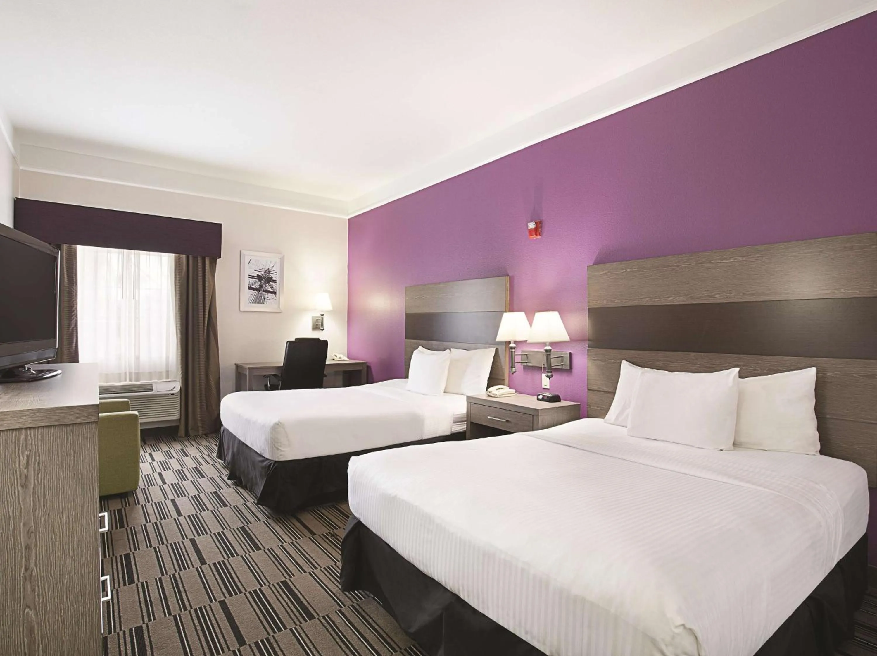 Deluxe Queen Room with Two Queen Beds in Kemah Edgewater Hotel, SureStay Collection by Best Western