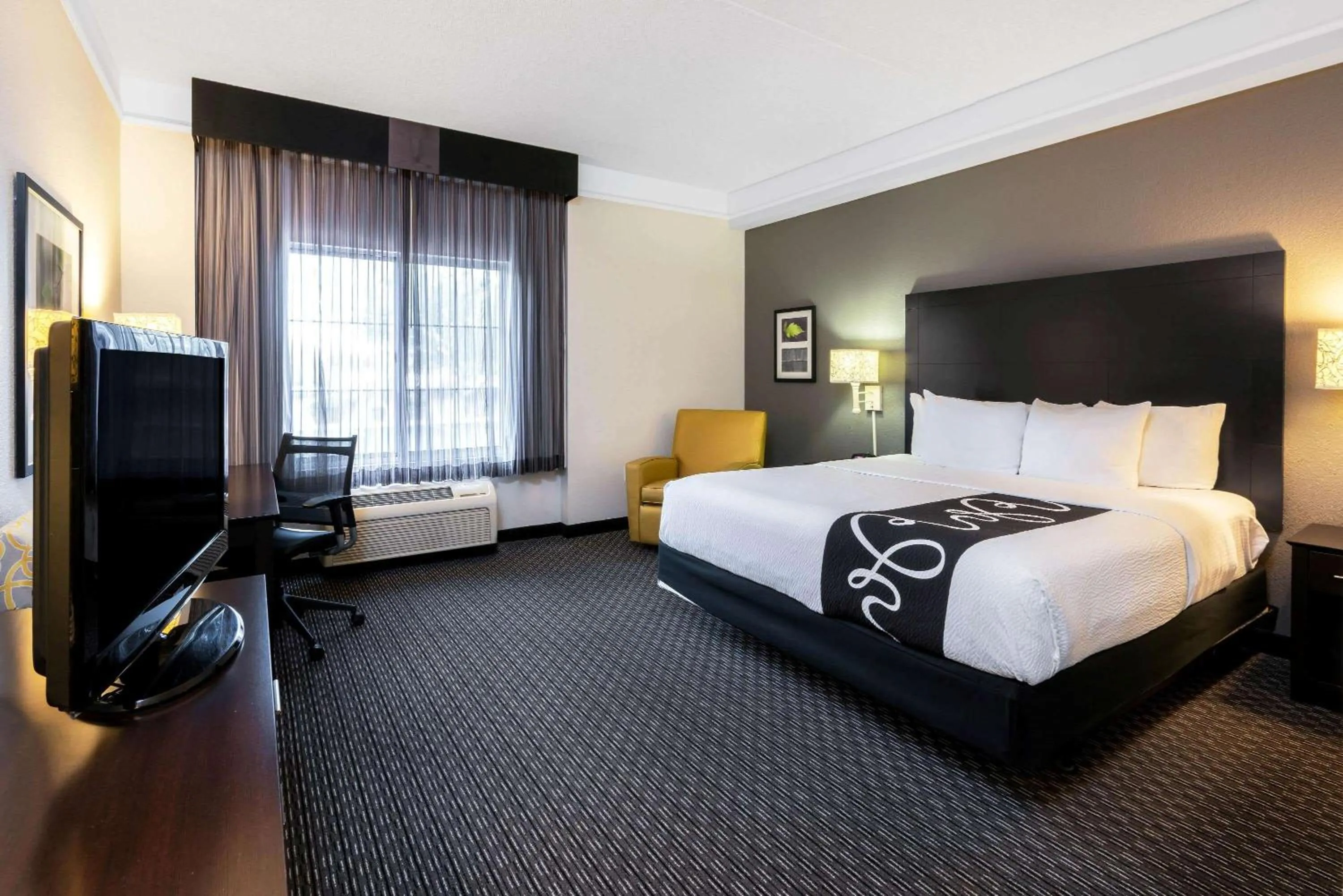 Deluxe King Room in La Quinta by Wyndham Mesa Superstition Springs