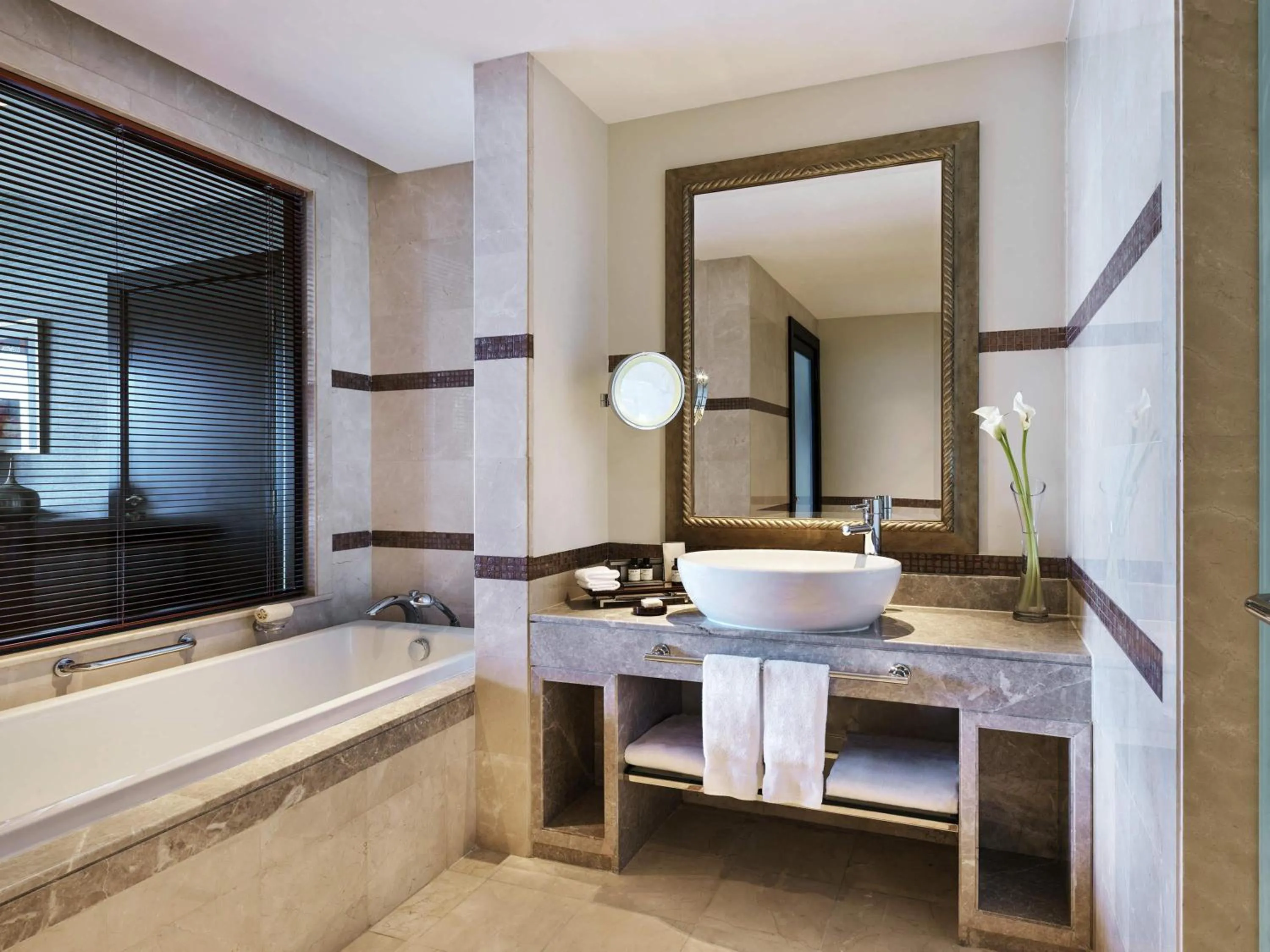 Fairmont One Bedroom Suite with Palm Sea View in Fairmont The Palm