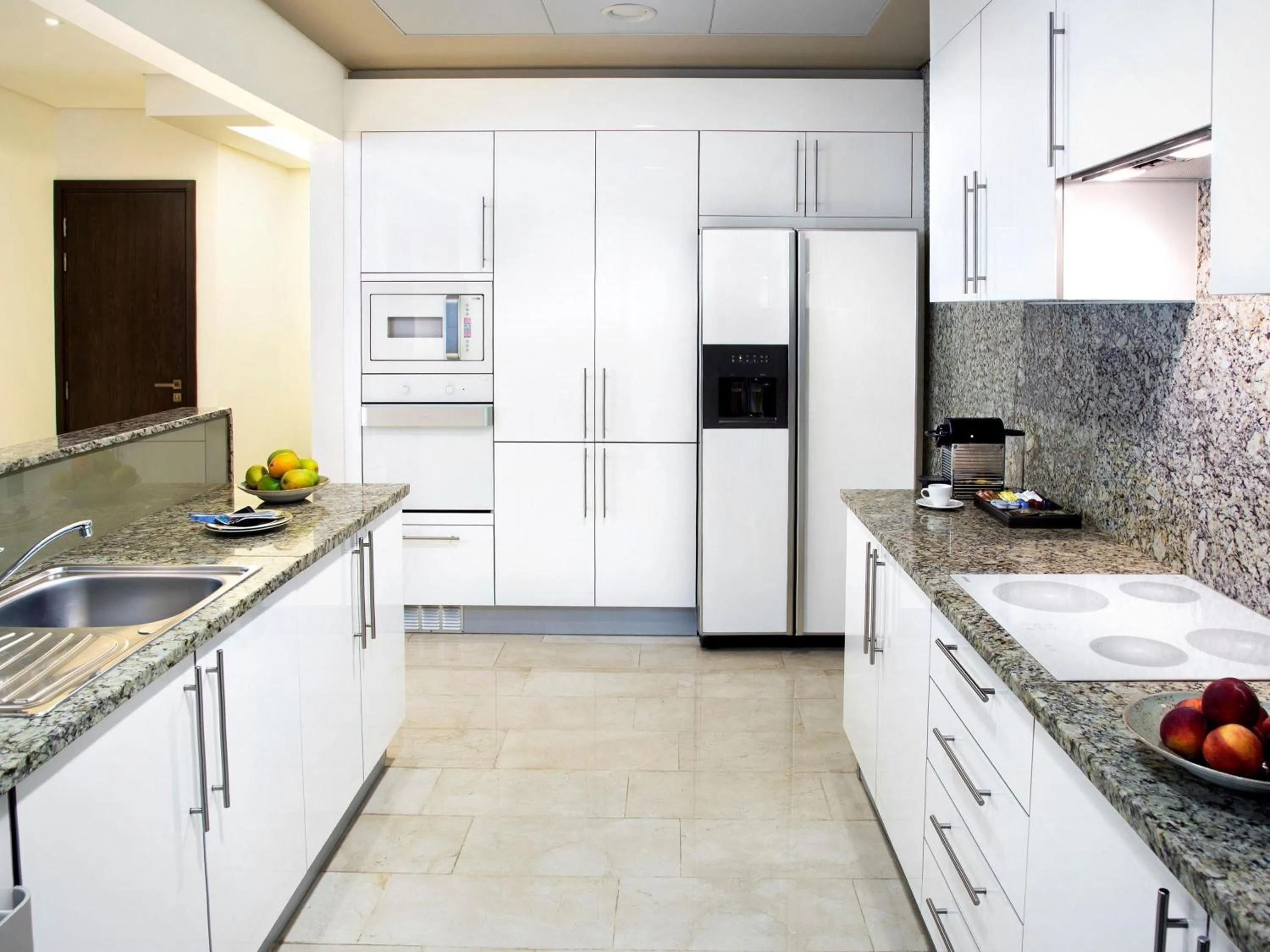 Two Bedroom Apartment with Double and King Beds in Fairmont The Palm