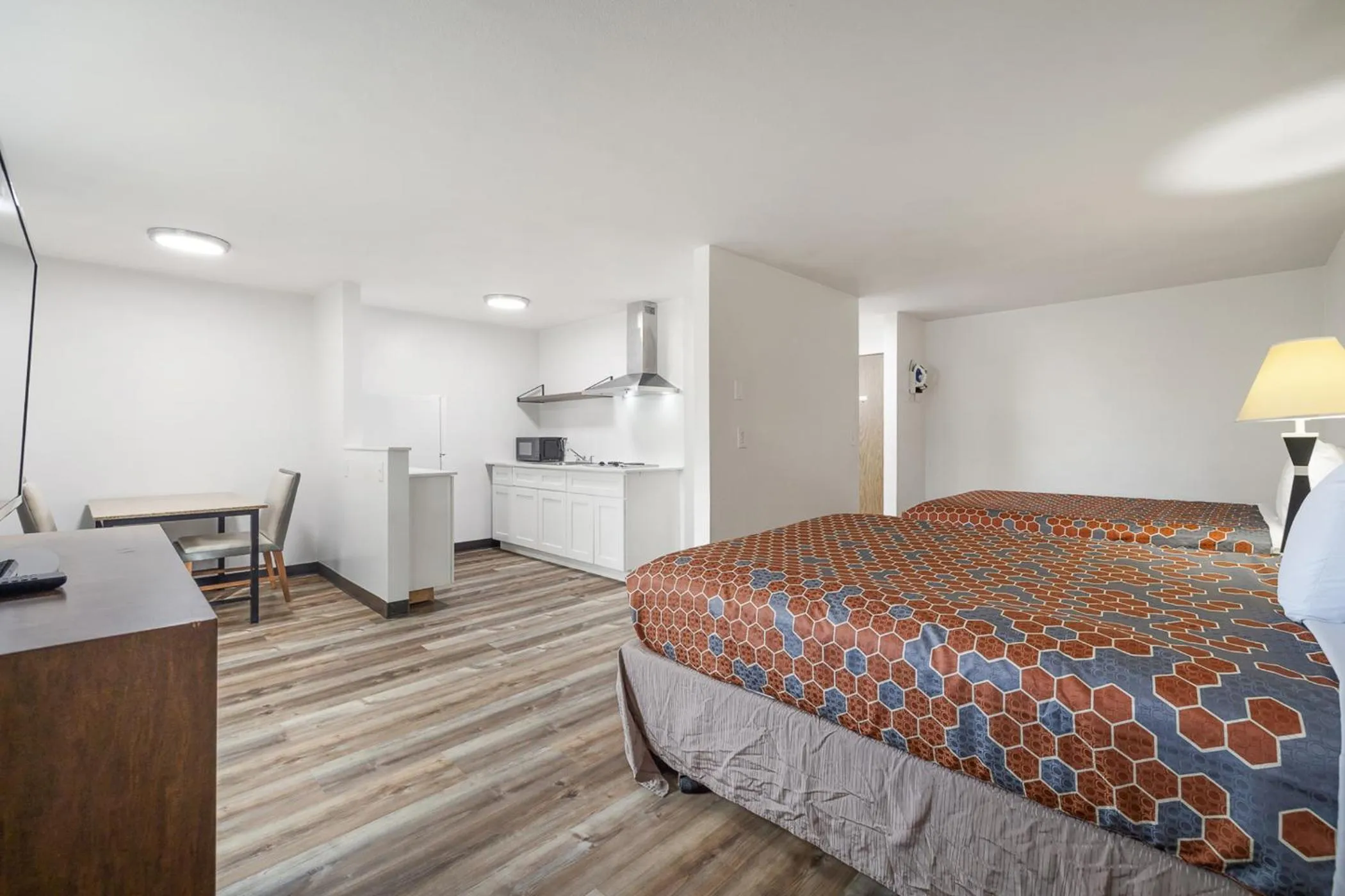 Queen Room with Two Queen Beds - Disability Access in Kennewick Inn & Suites Tri Cities