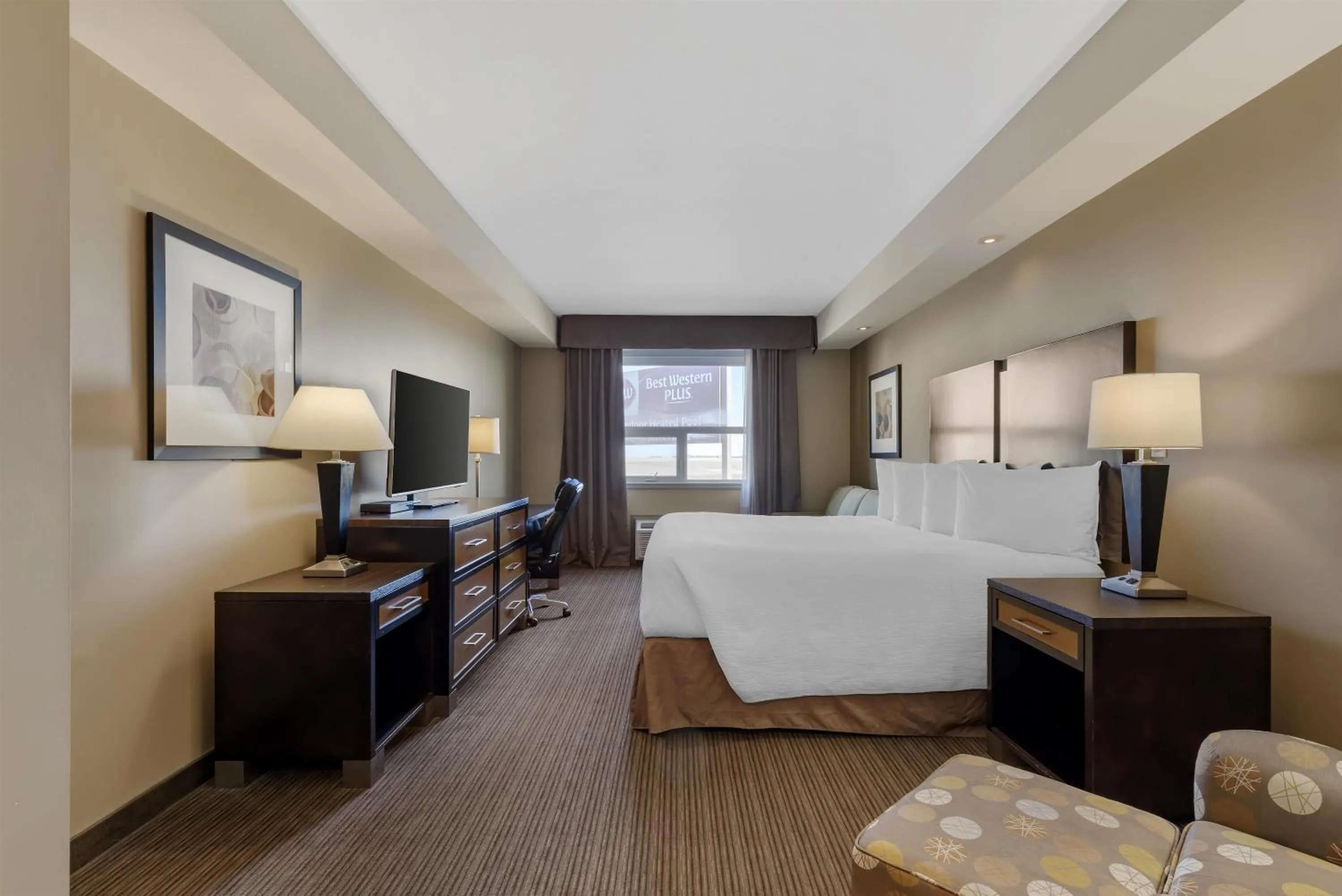 King Room with Sofa Bed and Kitchenette in Best Western Plus Moose Jaw