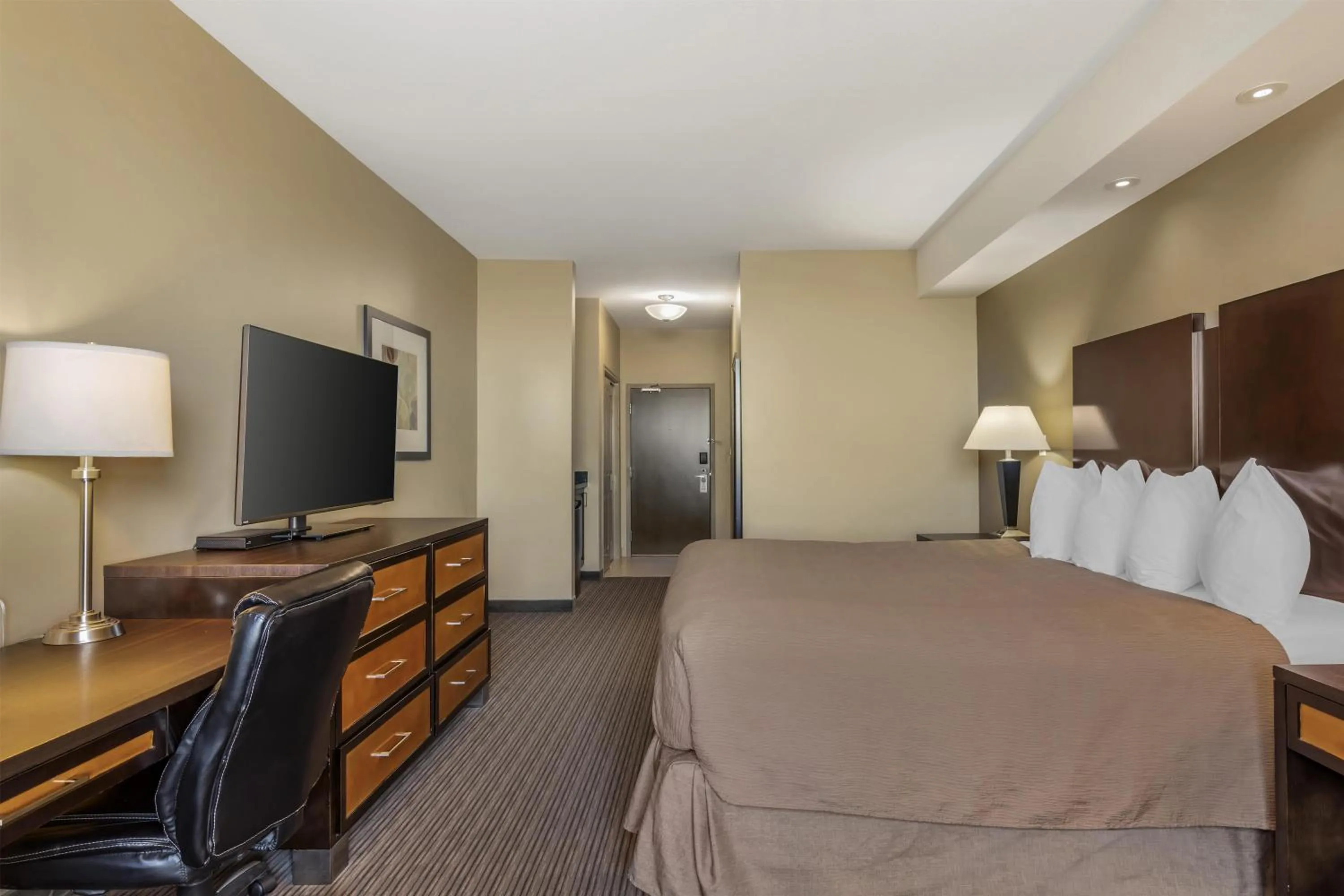 King Room - Non-Smoking in Best Western Plus Moose Jaw