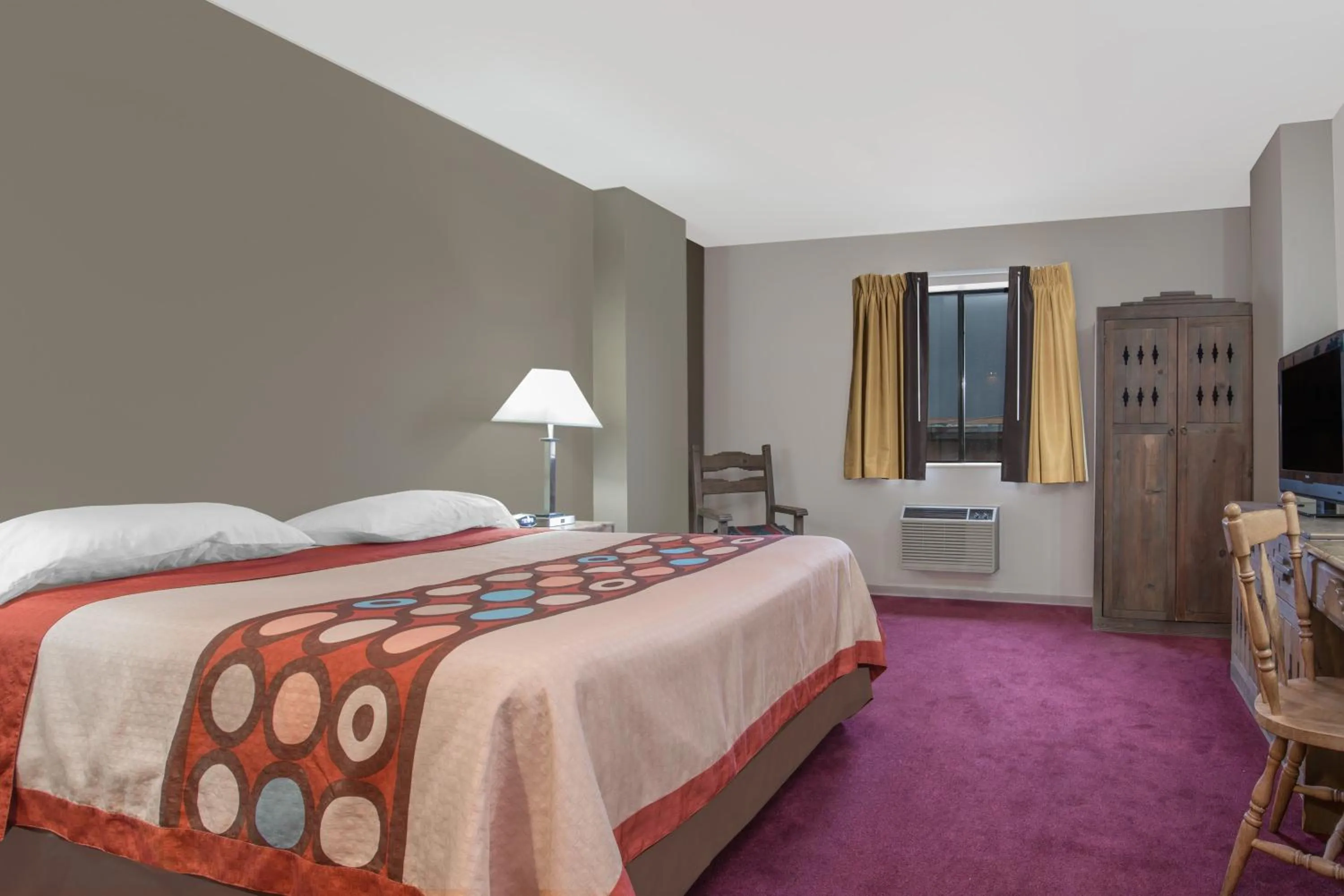 Queen Room - Non-Smoking in Super 8 by Wyndham Taos