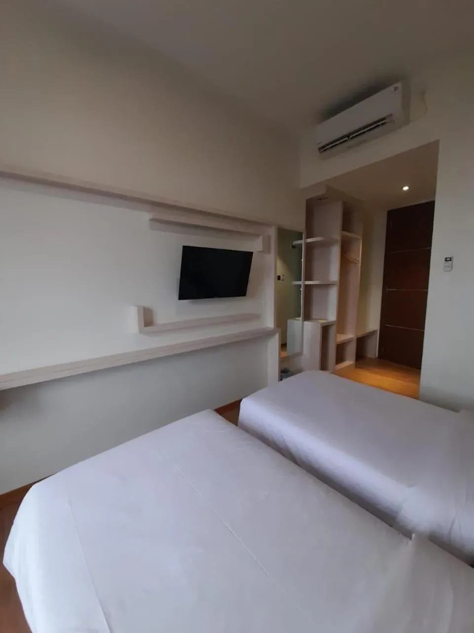 Deluxe Twin Room in Blitz Hotel Batam Centre