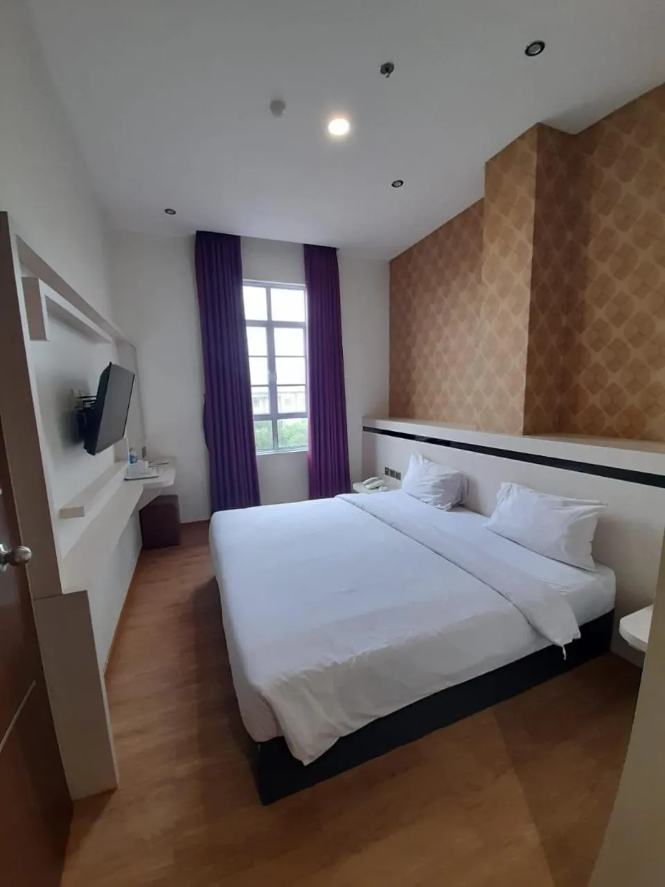 Deluxe Double Room in Blitz Hotel Batam Centre