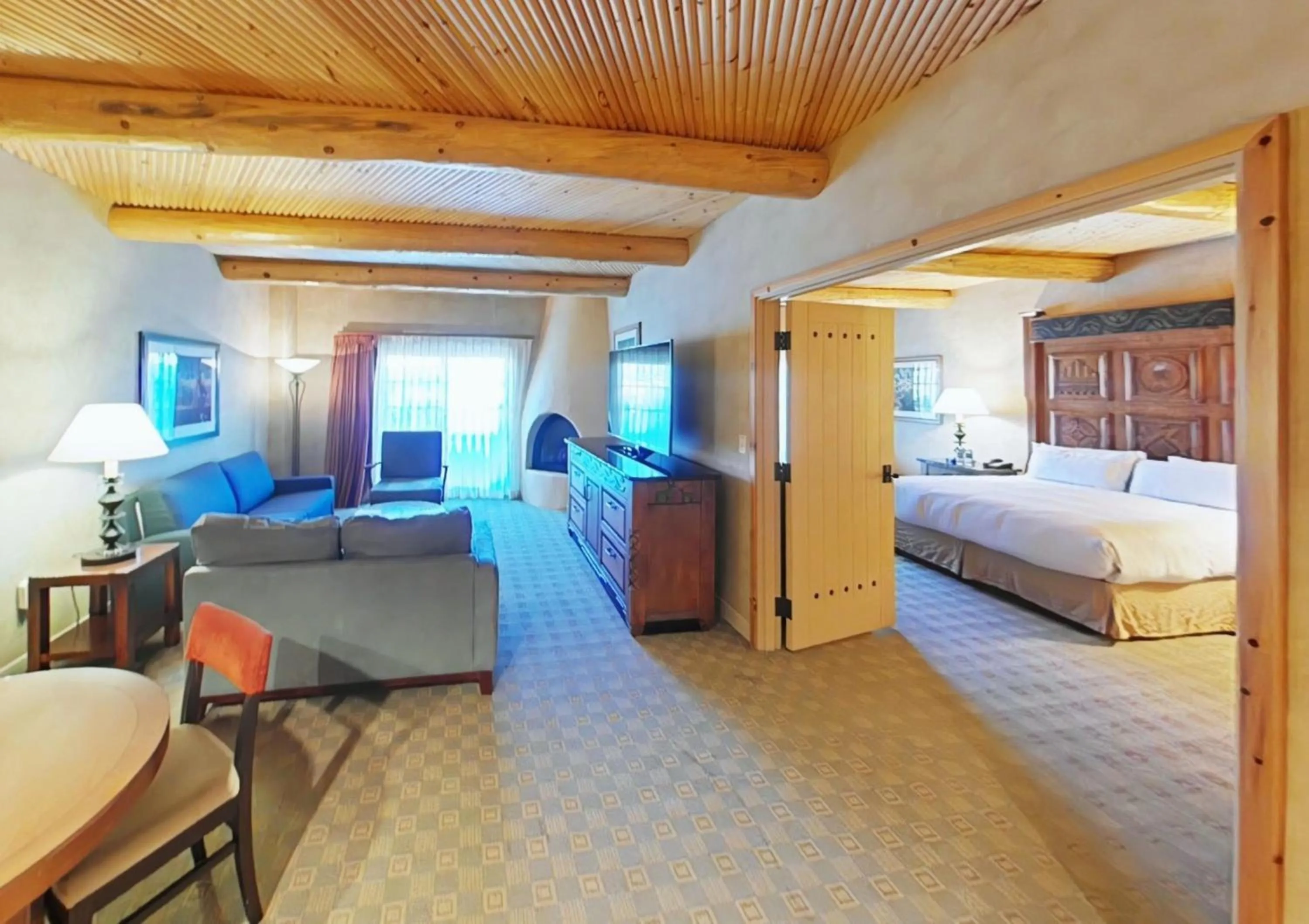 Deluxe King Suite in Hilton Santa Fe Buffalo Thunder